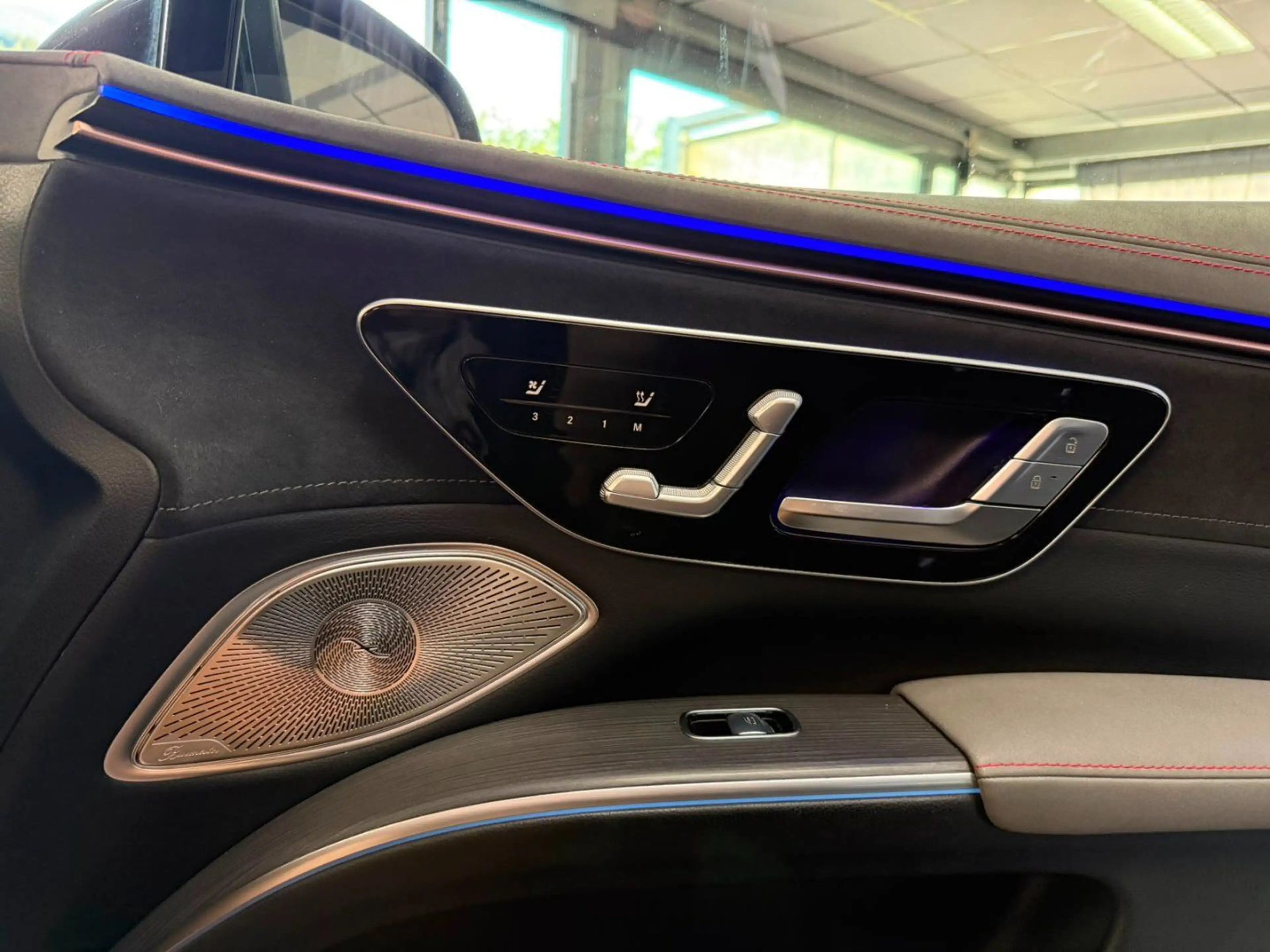 Mercedes-Benz EQS SUV EQS-Klasse EQS 450 AMG Line 4Matic — photo 37