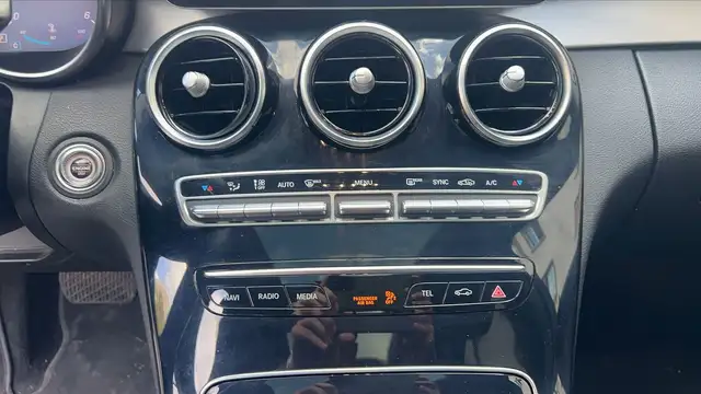 Mercedes-Benz C-Class view 13