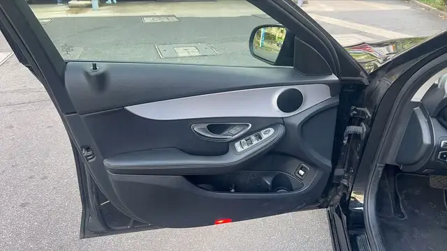 Mercedes-Benz C-Class view 7