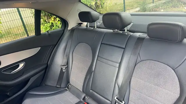 Mercedes-Benz C-Class view 9