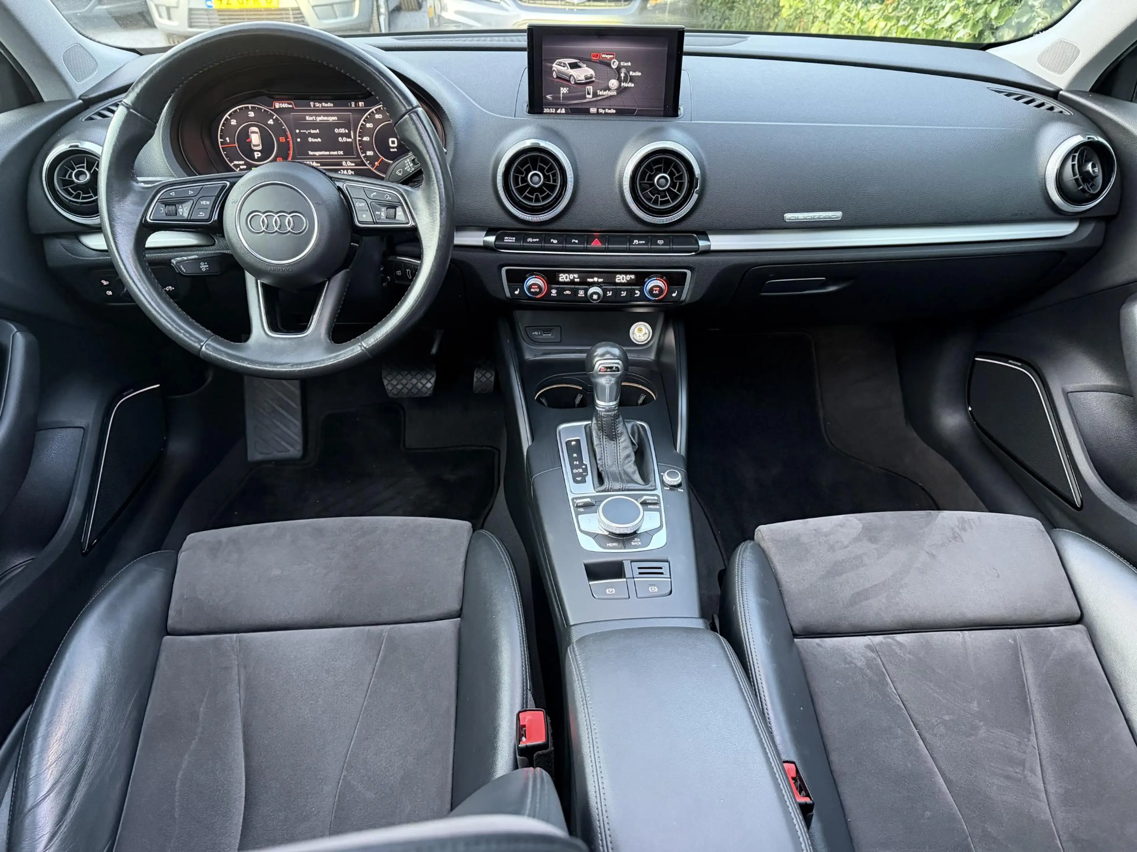 Audi A3 Sportback 2.0 TDI quattro Ambiente Pro Line plus | — photo 11