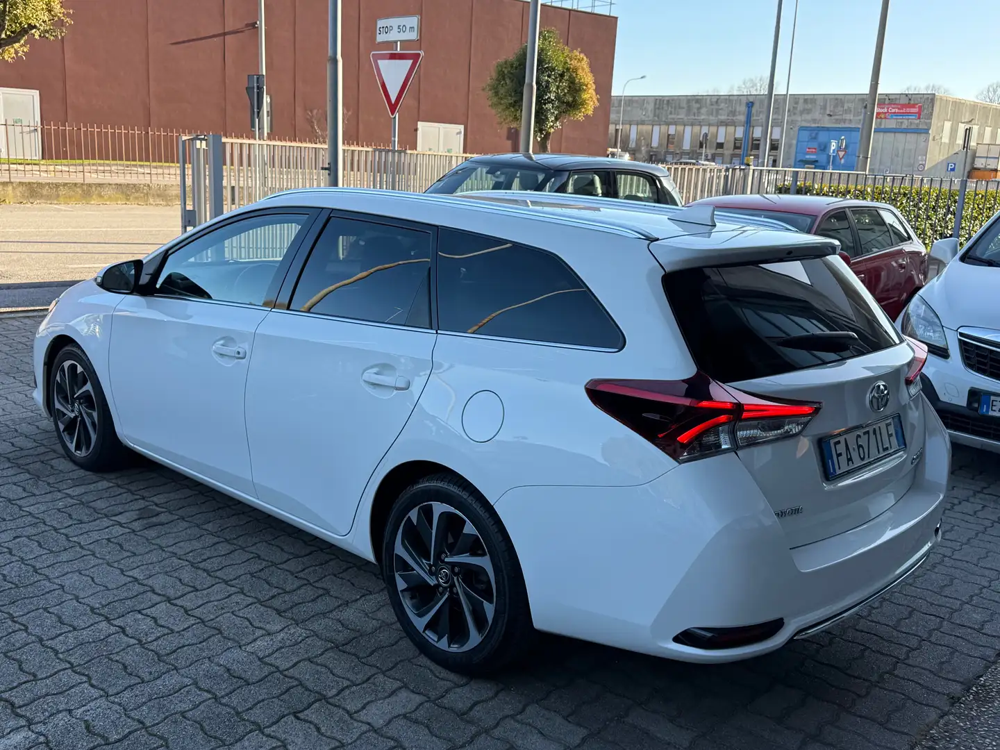 Toyota Auris Auris II 2015 Touring Sports 1.6 d-4d Lounge Blanco - 2
