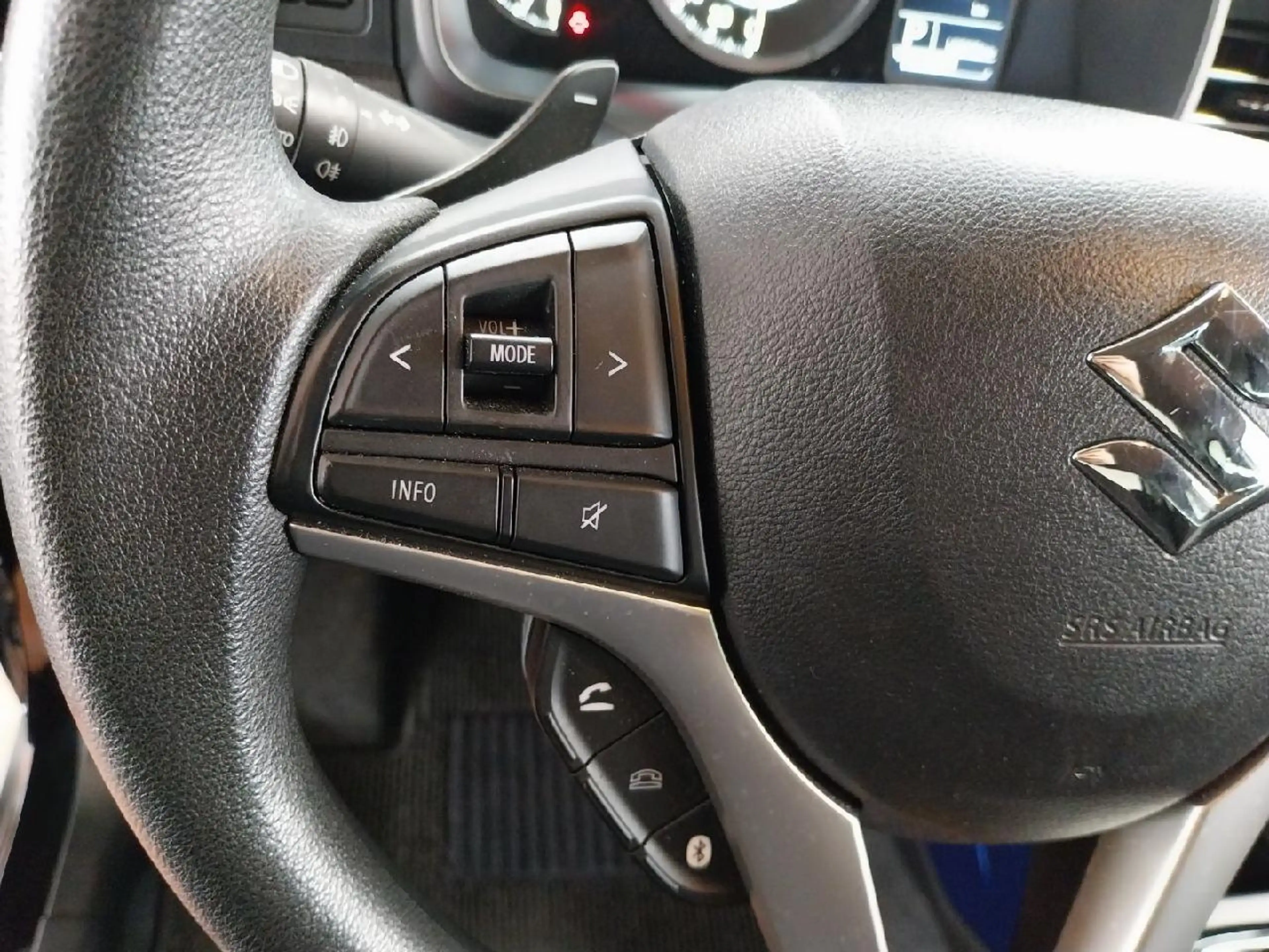 Suzuki Ignis Comfort Automatik Kam SHZ Navi PDC — photo 13