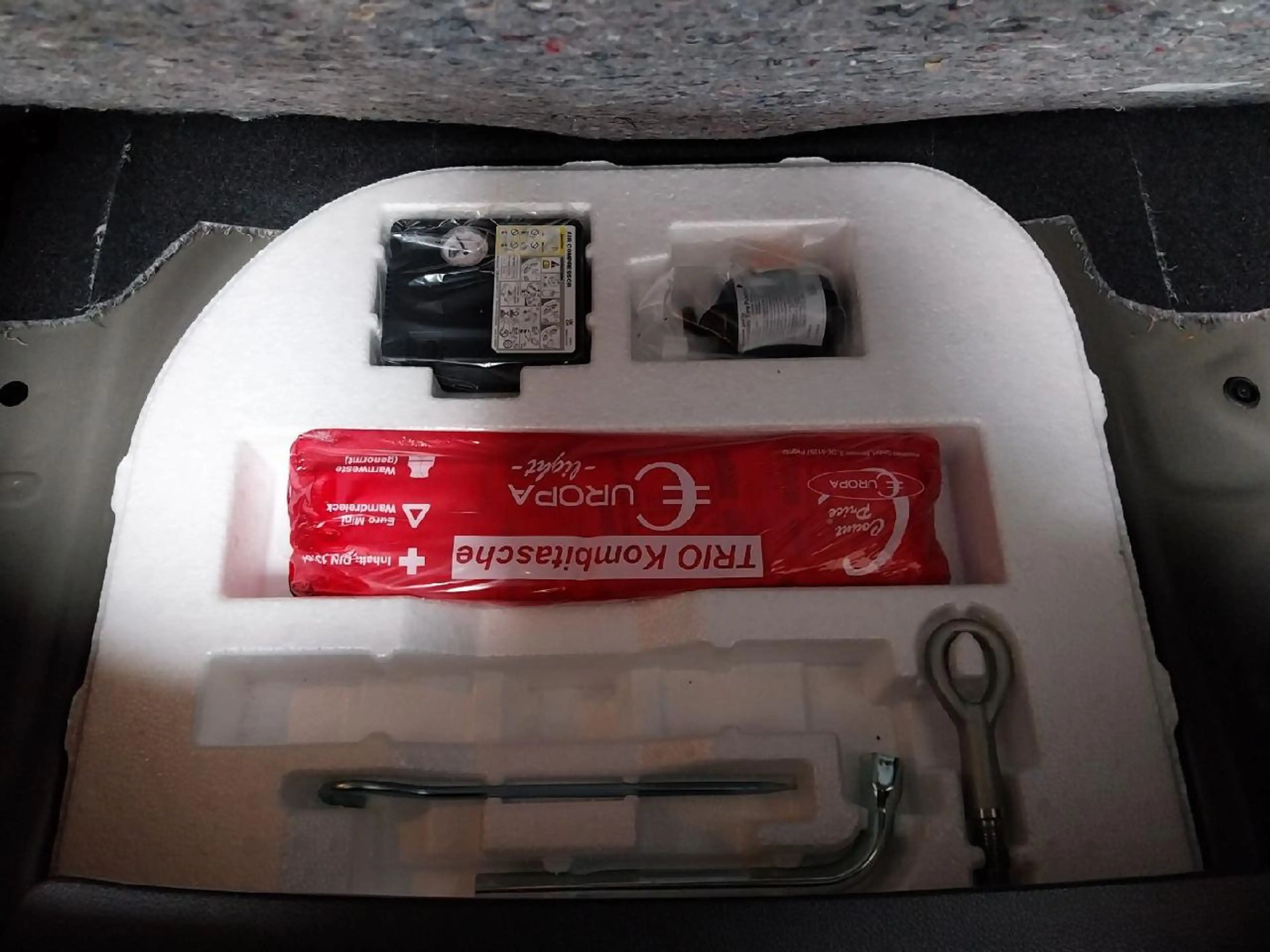 Suzuki Ignis Comfort Automatik Kam SHZ Navi PDC — photo 10