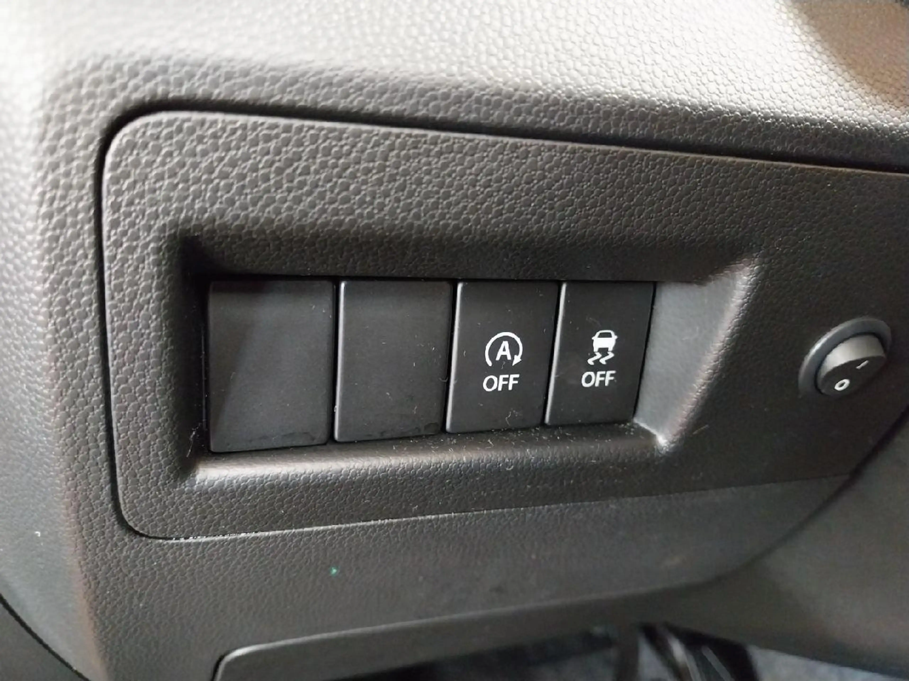 Suzuki Ignis Comfort Automatik Kam SHZ Navi PDC — photo 12