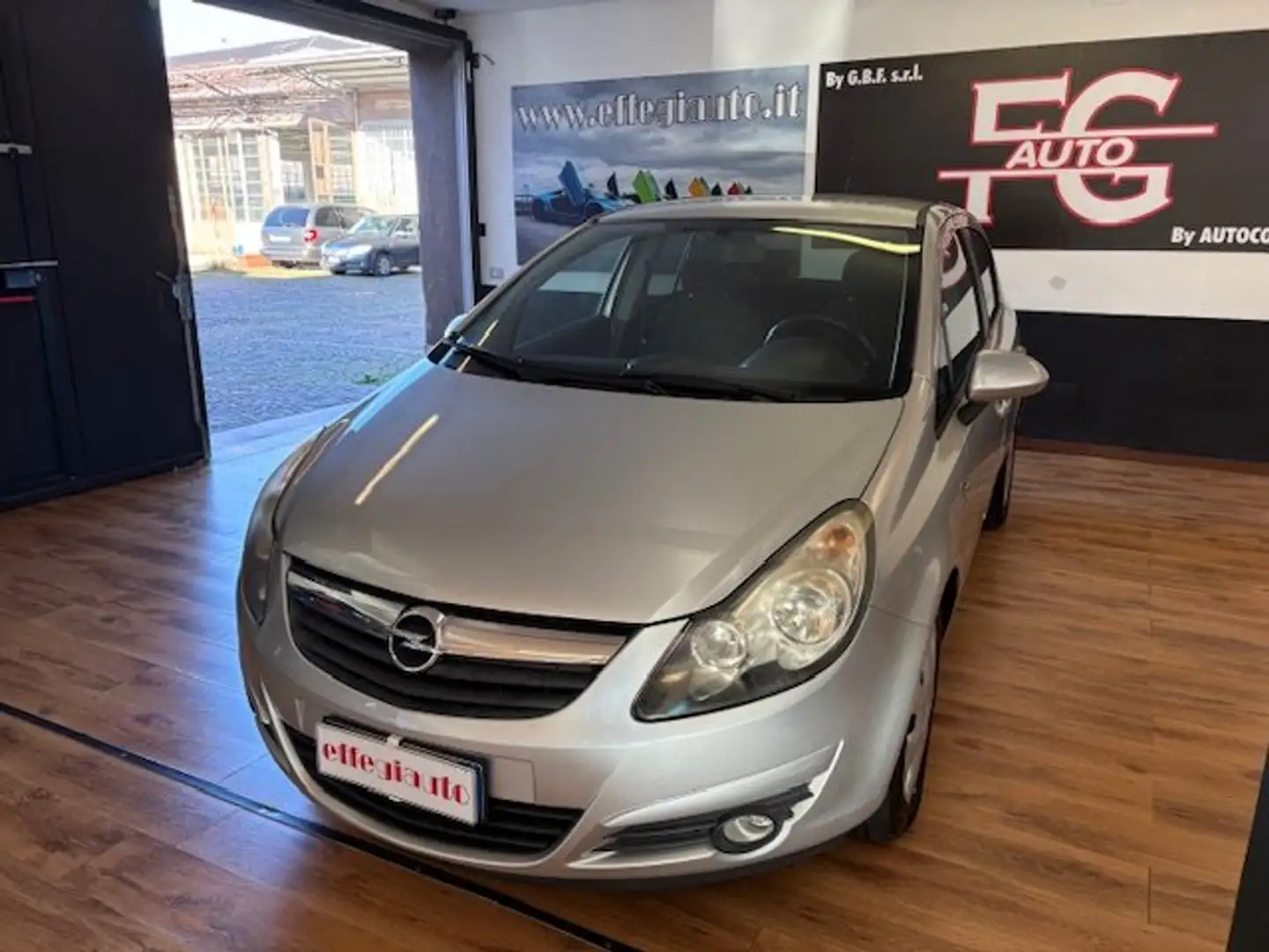 Opel Corsa Corsa IV 2010 5p 1.2 Cosmo 85cv Argent - 1