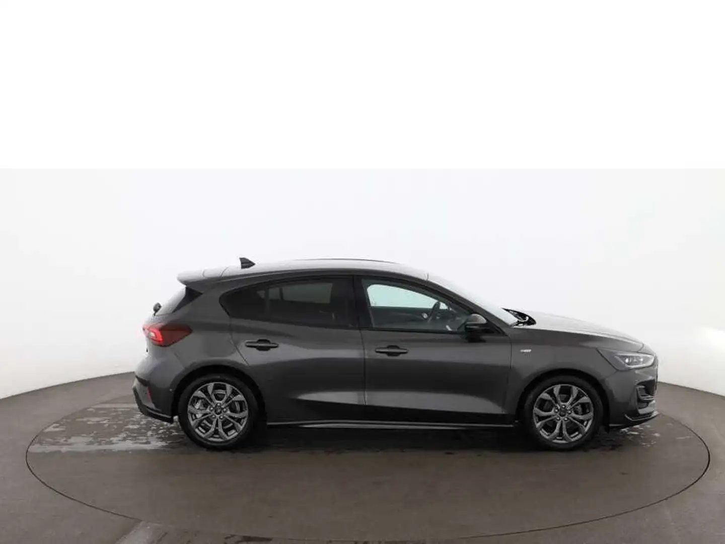 Ford Focus 1.5 EcoBlue ST-Line X Aut LED RADAR NAVI Grau - 2