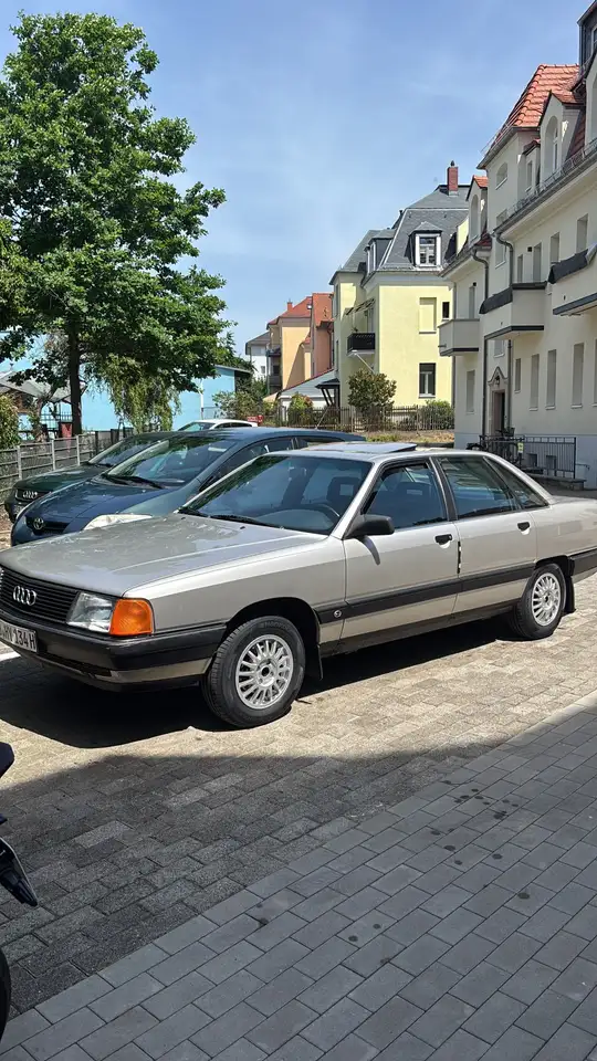 Audi 100, foto 1