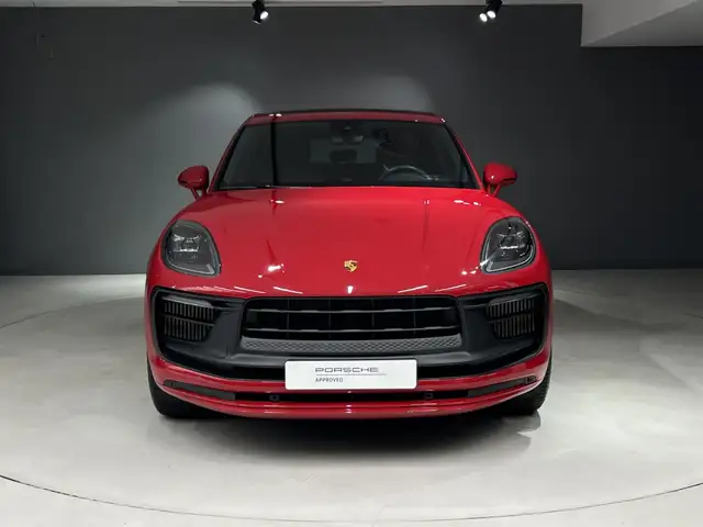 Porsche Macan view 8