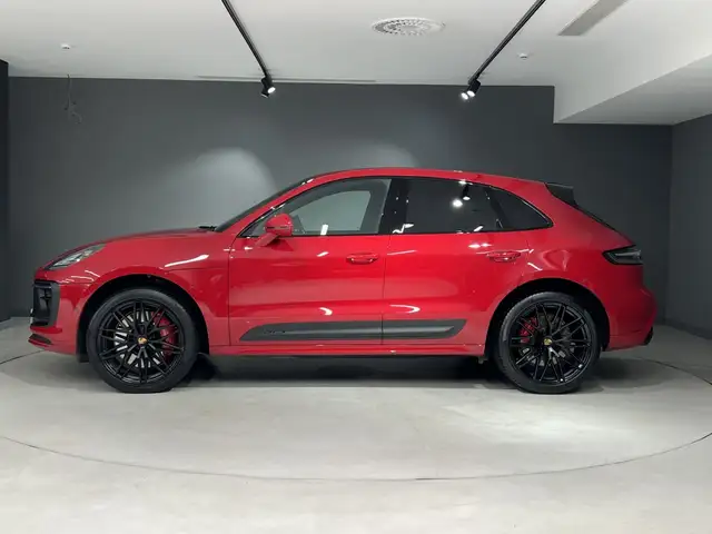 Porsche Macan view 2