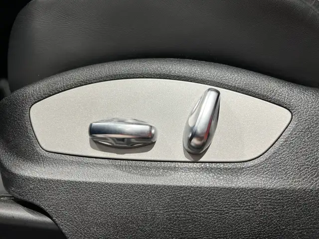 Porsche Macan view 22