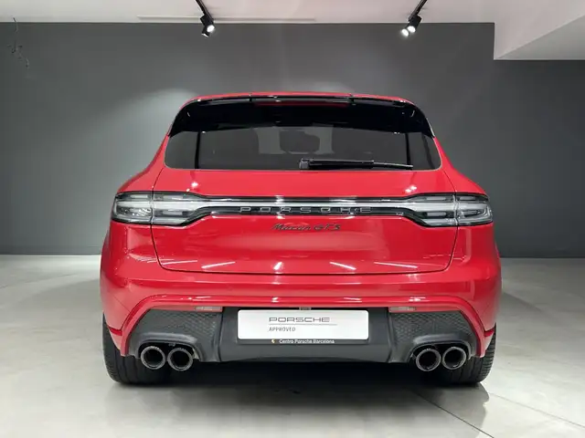 Porsche Macan view 4