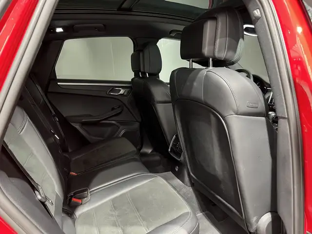 Porsche Macan view 30