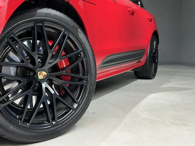 Porsche Macan view 16