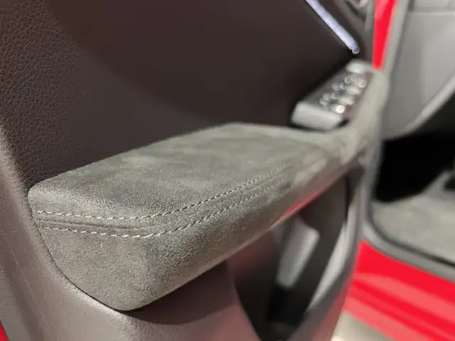 Porsche Macan view 23