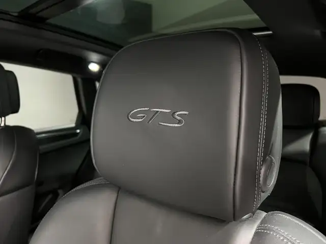 Porsche Macan view 21