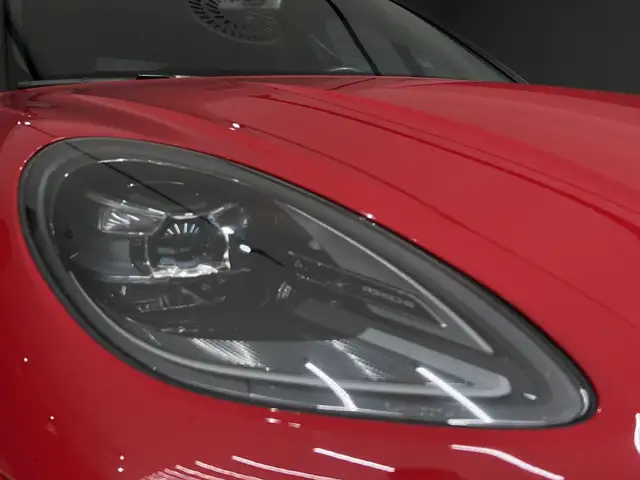 Porsche Macan view 11