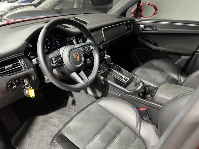 Porsche Macan view 17
