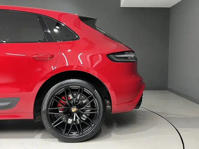 Porsche Macan view 15