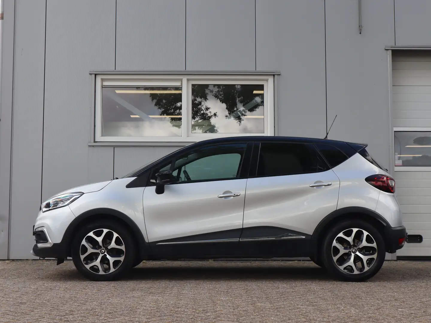 Renault Captur 0.9 TCe Intens Grau - 2