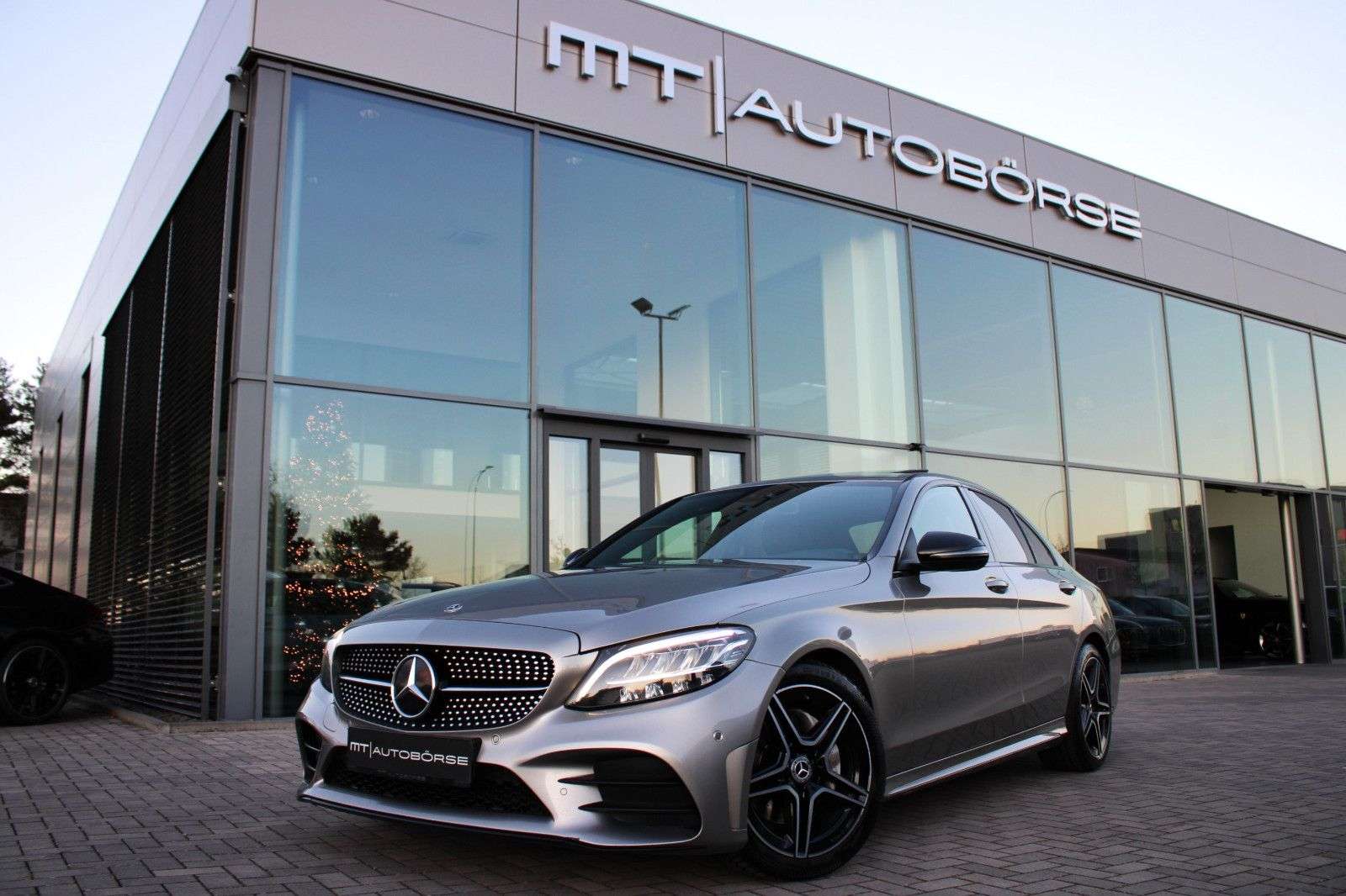 Second hand Mercedes Benz C-Class 