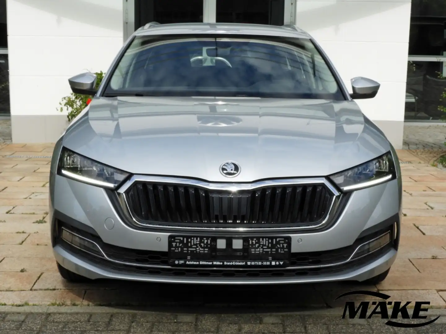 Skoda Octavia Combi Style 2.0 TDI RFK ACC CANTON LED Zilver - 2