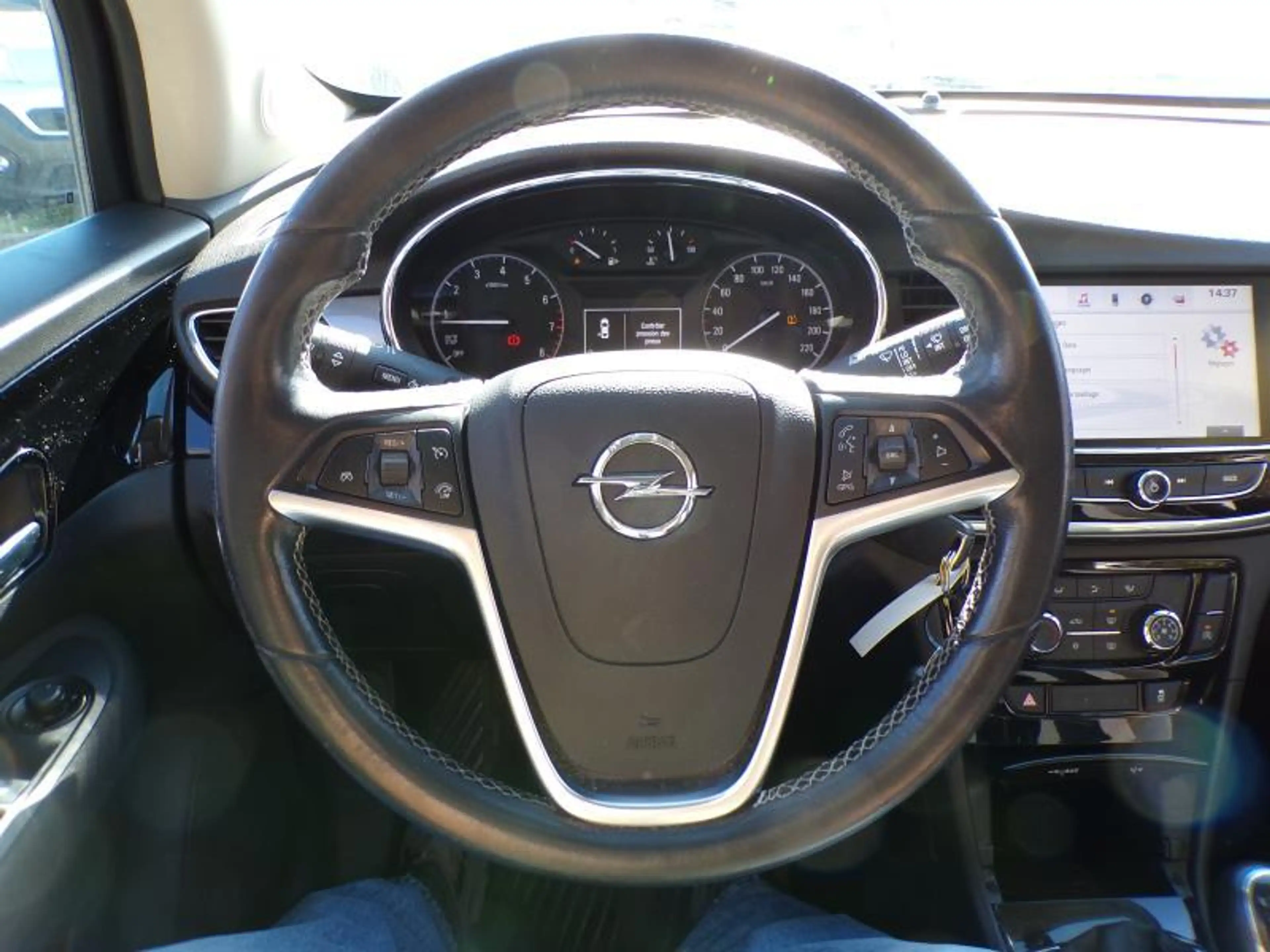 Opel Mokka X 1.6 115cv noir 01/17 Airco GPS Cruise Capteurs — photo 10