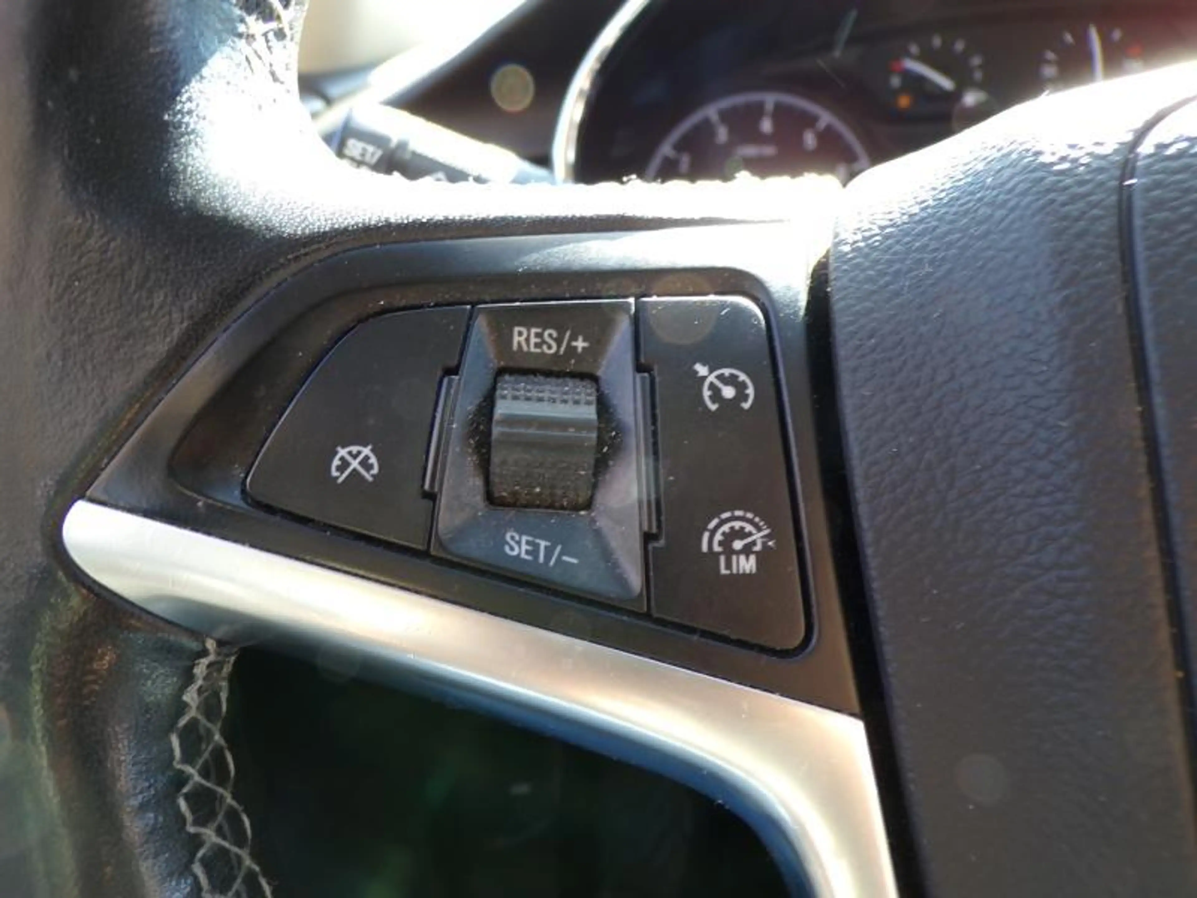 Opel Mokka X 1.6 115cv noir 01/17 Airco GPS Cruise Capteurs — photo 14