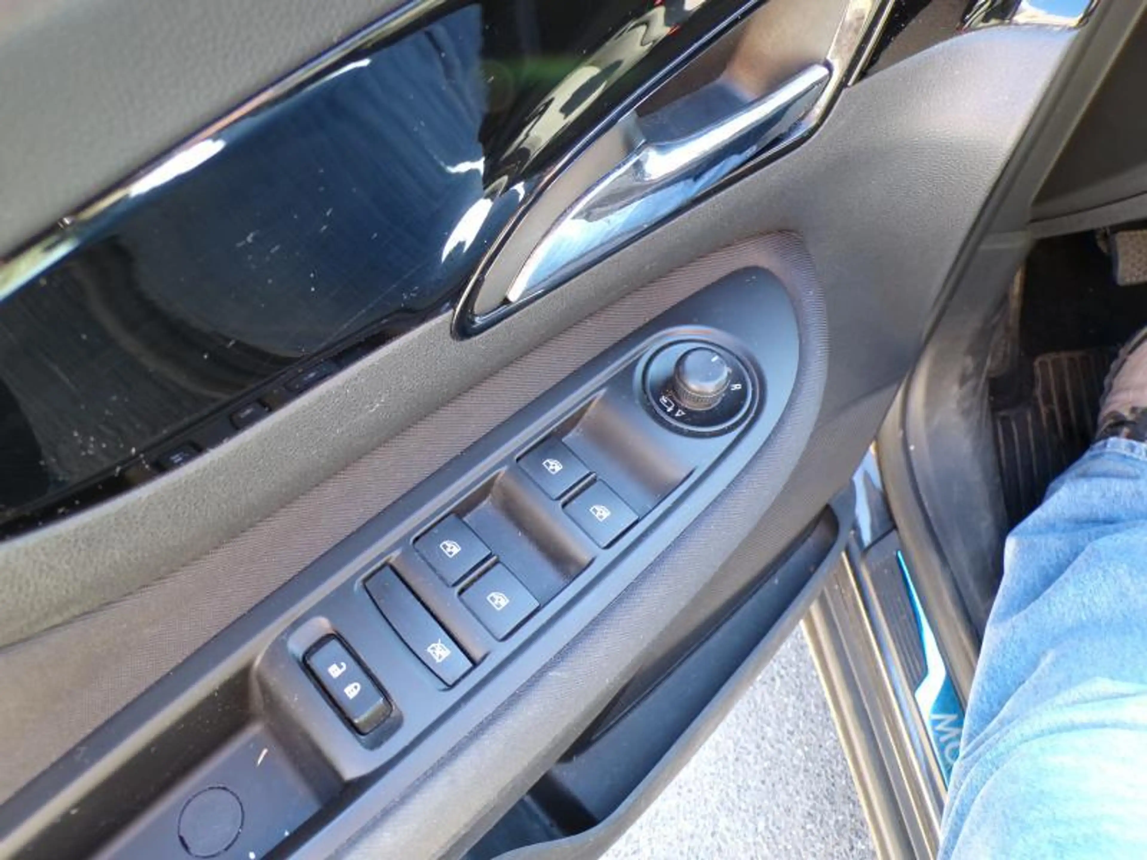 Opel Mokka X 1.6 115cv noir 01/17 Airco GPS Cruise Capteurs — photo 9