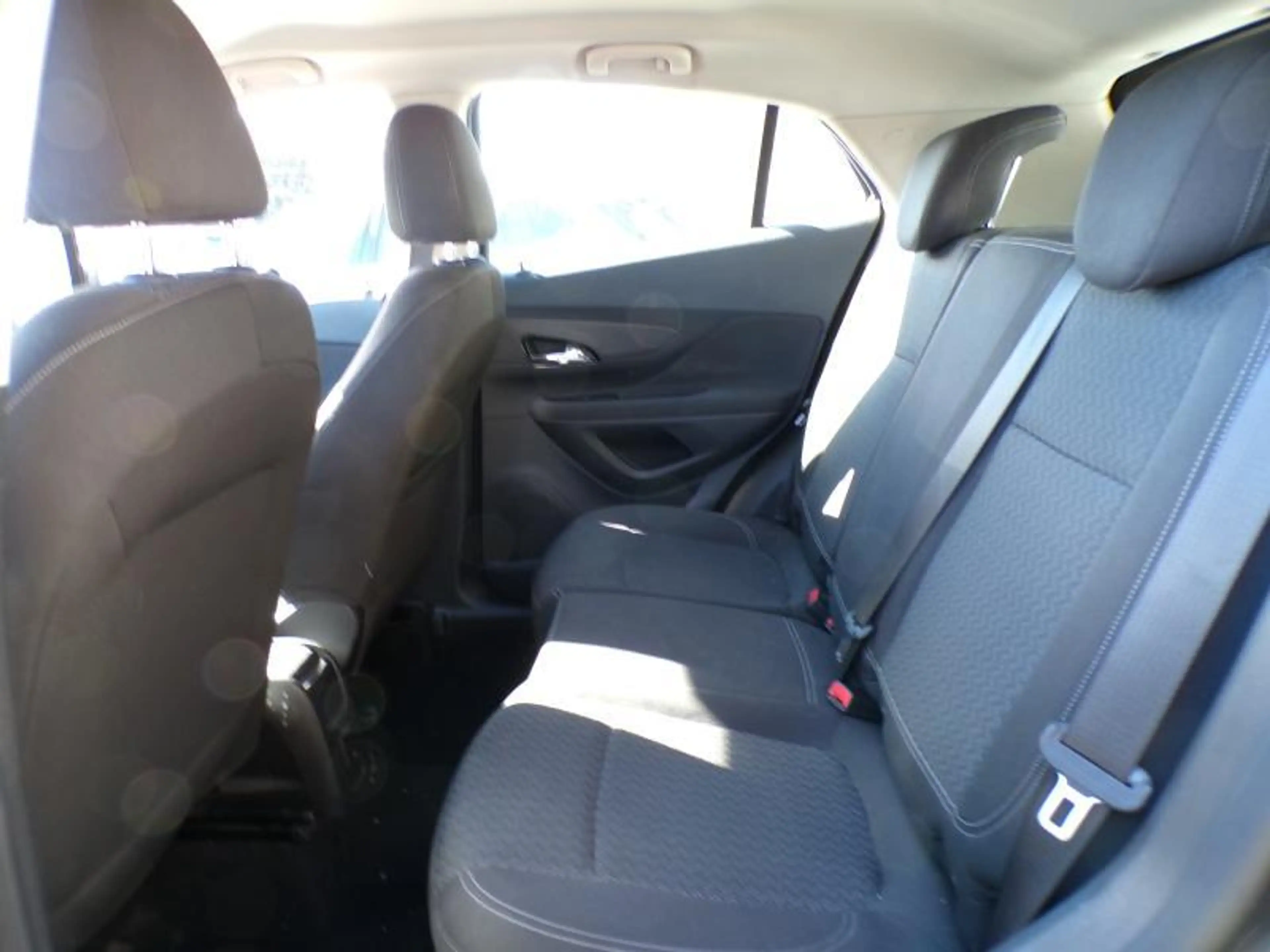 Opel Mokka X 1.6 115cv noir 01/17 Airco GPS Cruise Capteurs — photo 8