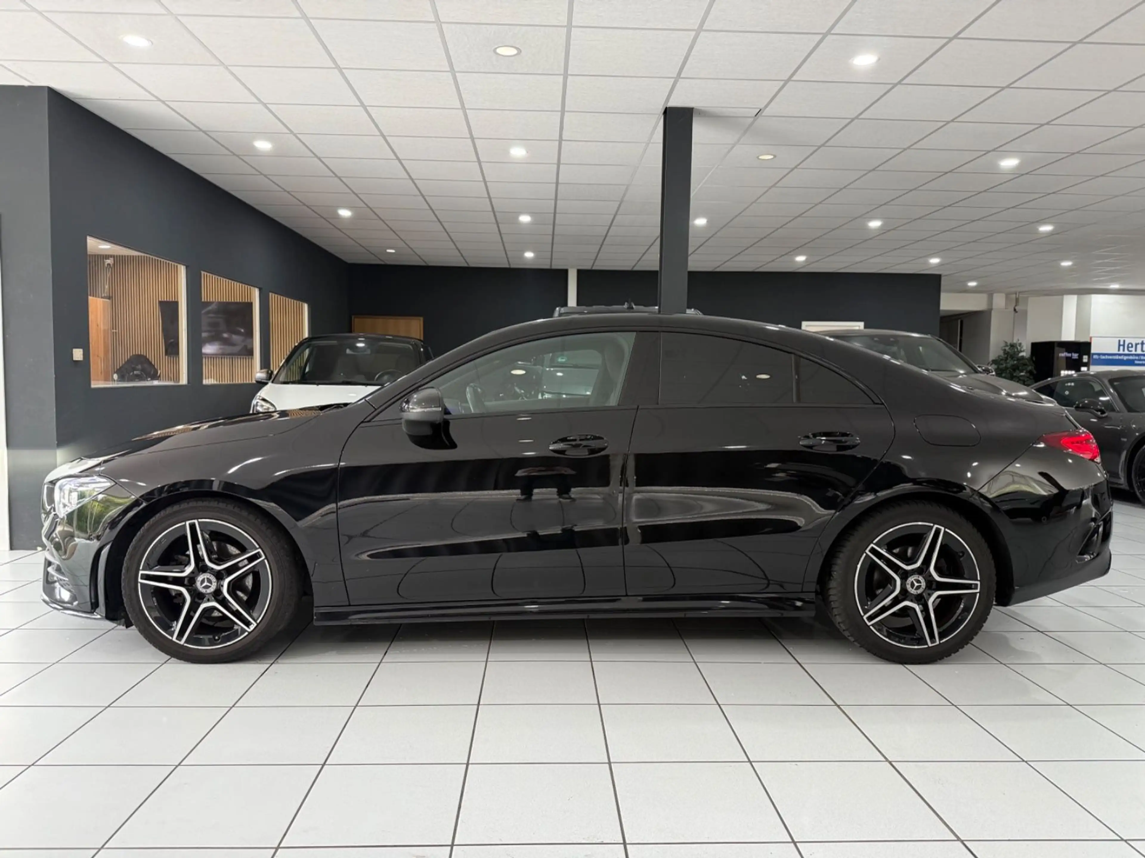 Mercedes-Benz CLA 180 Coupe*AMG-LINE*MBEAM*KAMERA*AMBIENTE* — photo 2