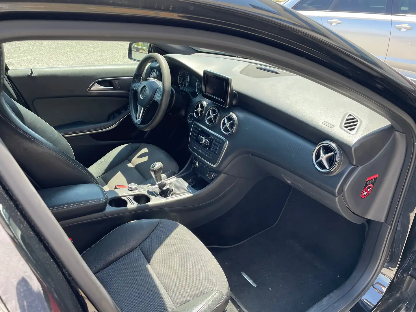 Mercedes-Benz A 180 Classe A - W176 (be) Sport Schwarz - 2