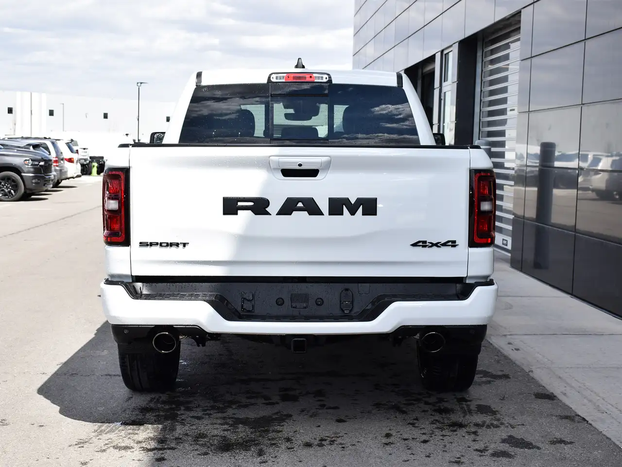 RAM 1500 снимка RAM 1500