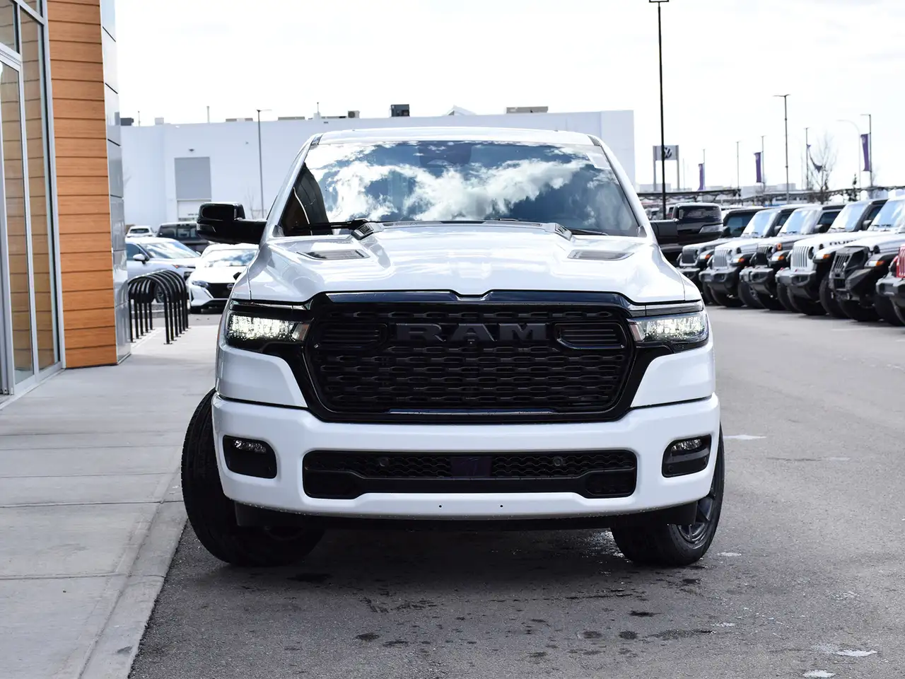 RAM 1500 снимка RAM 1500