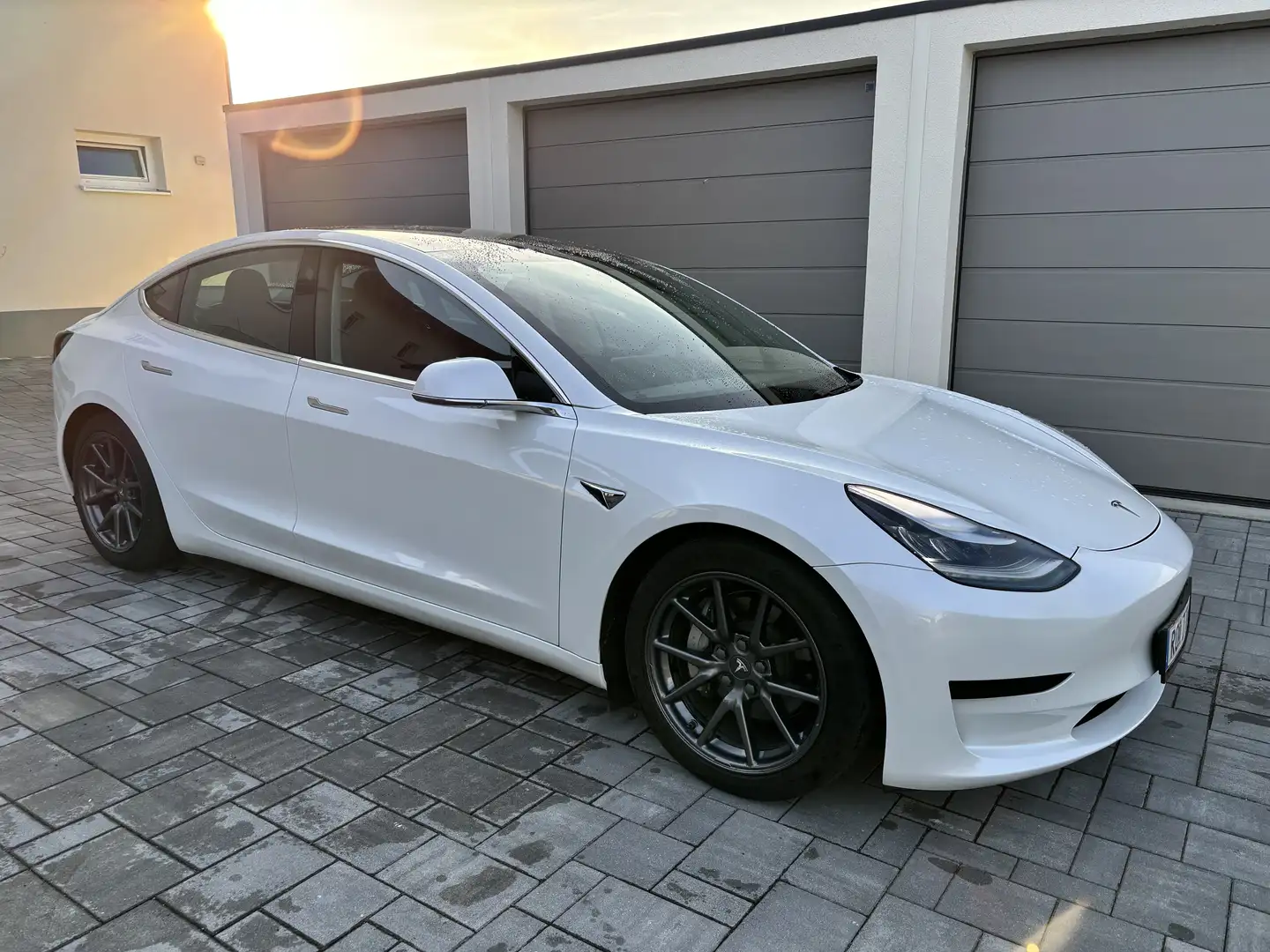 Tesla Model 3 SR Plus Hinterradantrieb, Modell 2020, 239 kW - 1