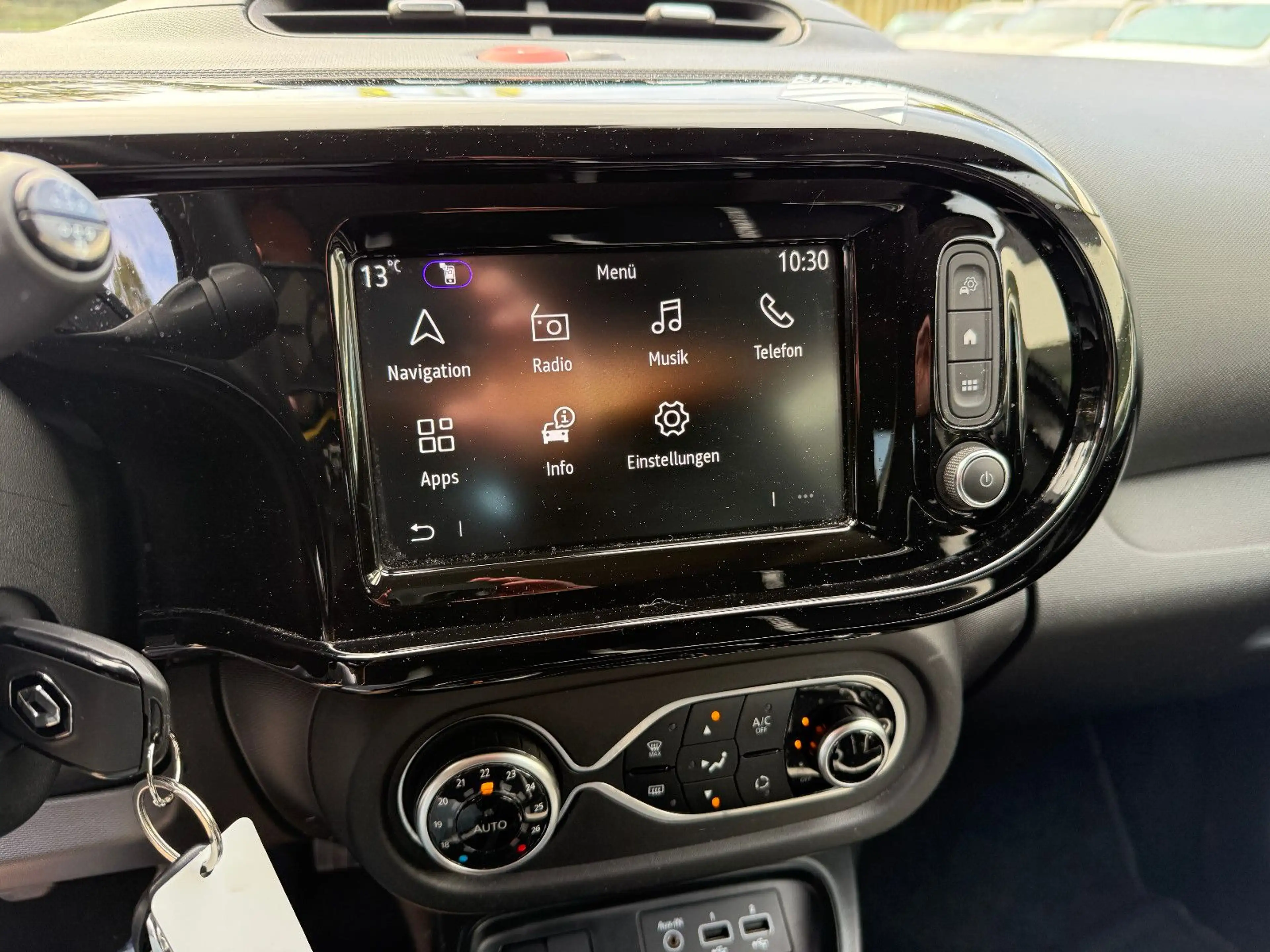 Renault Twingo UrbanNight Faltdach/Navi/Klima/PDC/Kamera — photo 15