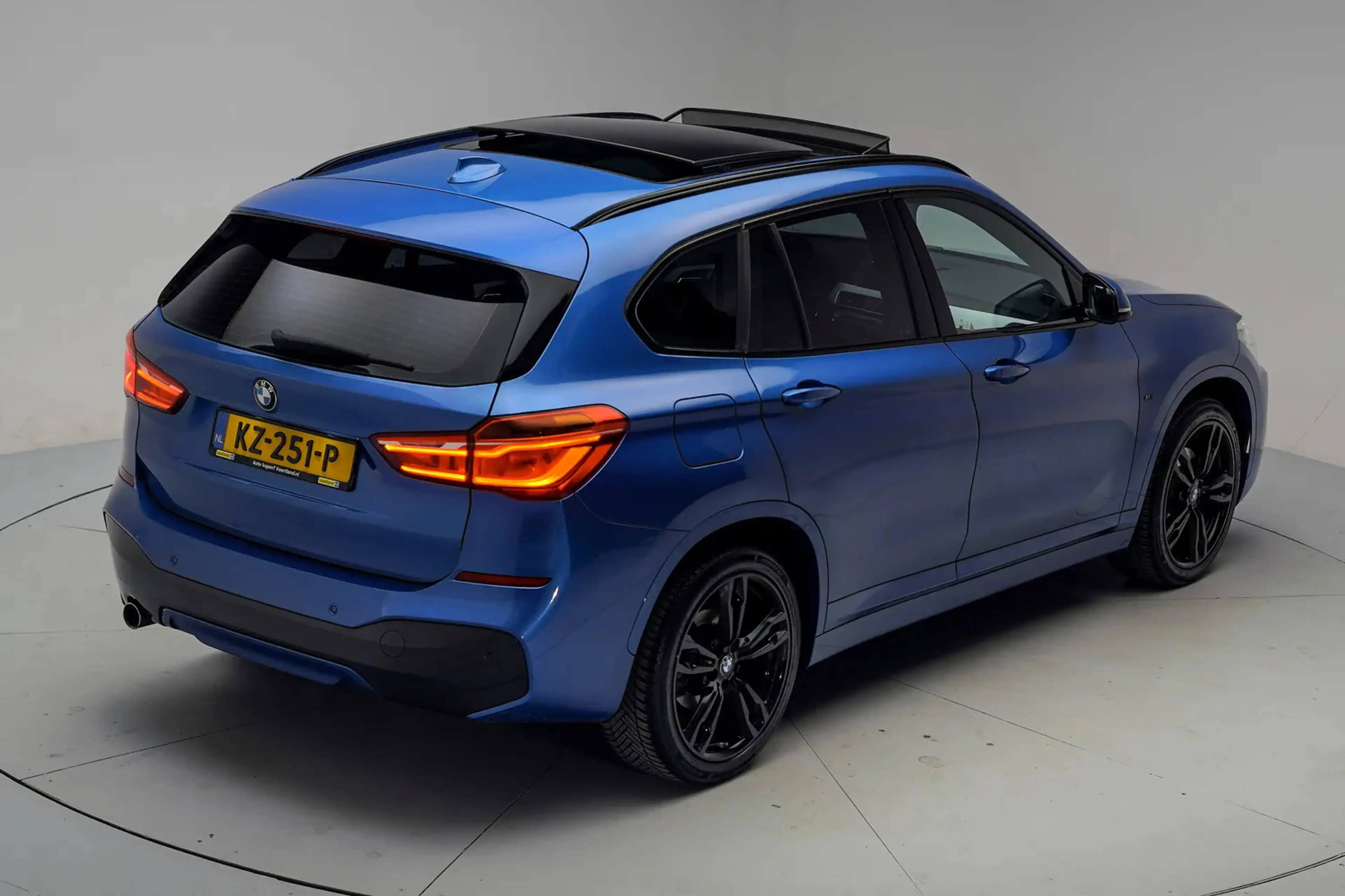 BMW X1 sDrive18i M Sport [ Panorama Navi Led ] — photo 15