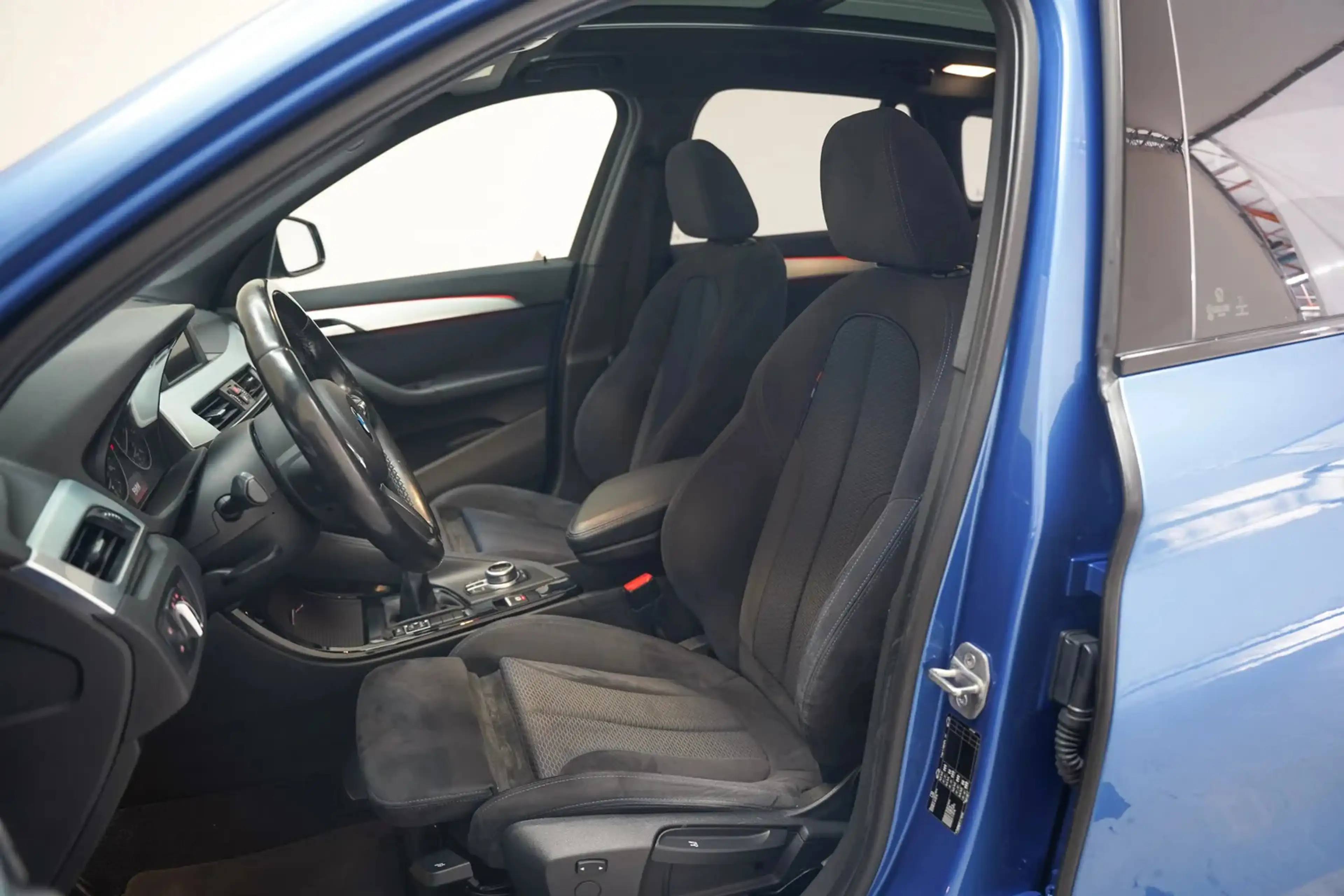 BMW X1 sDrive18i M Sport [ Panorama Navi Led ] — photo 10