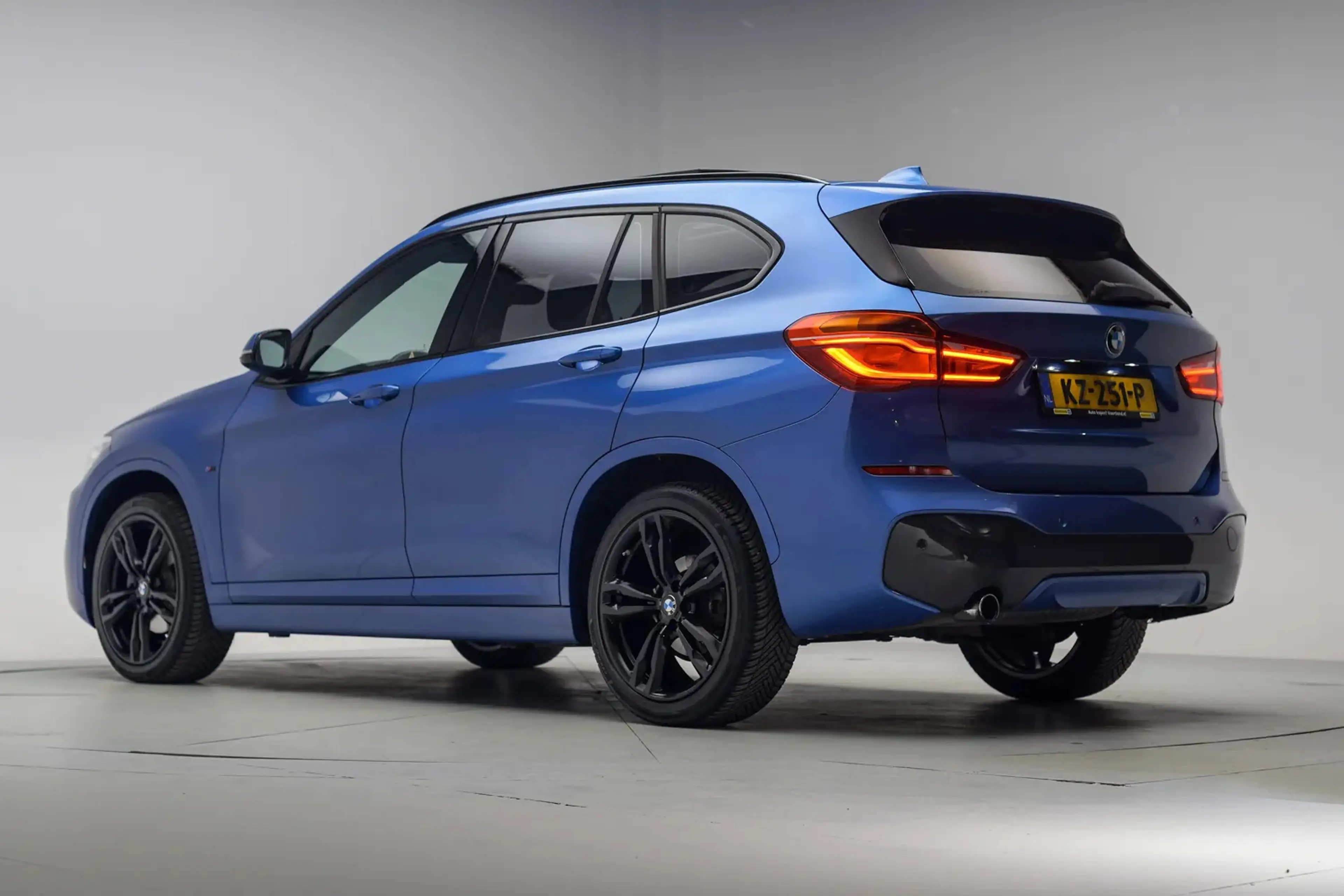 BMW X1 sDrive18i M Sport [ Panorama Navi Led ] — photo 3