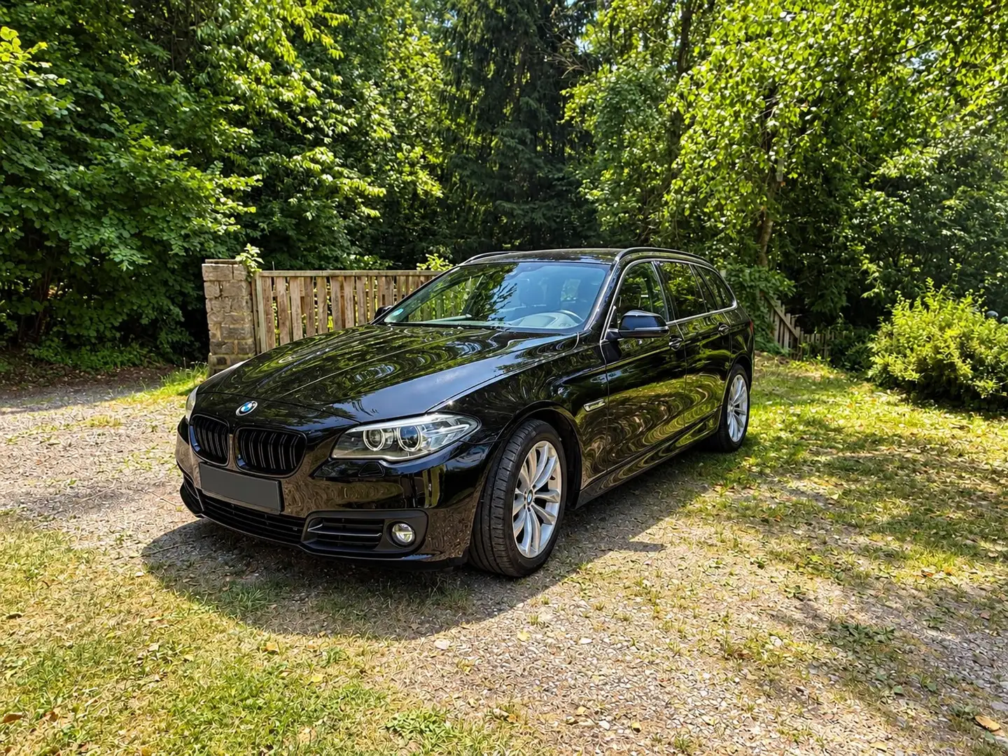 BMW 520 520 d Schwarz - 1