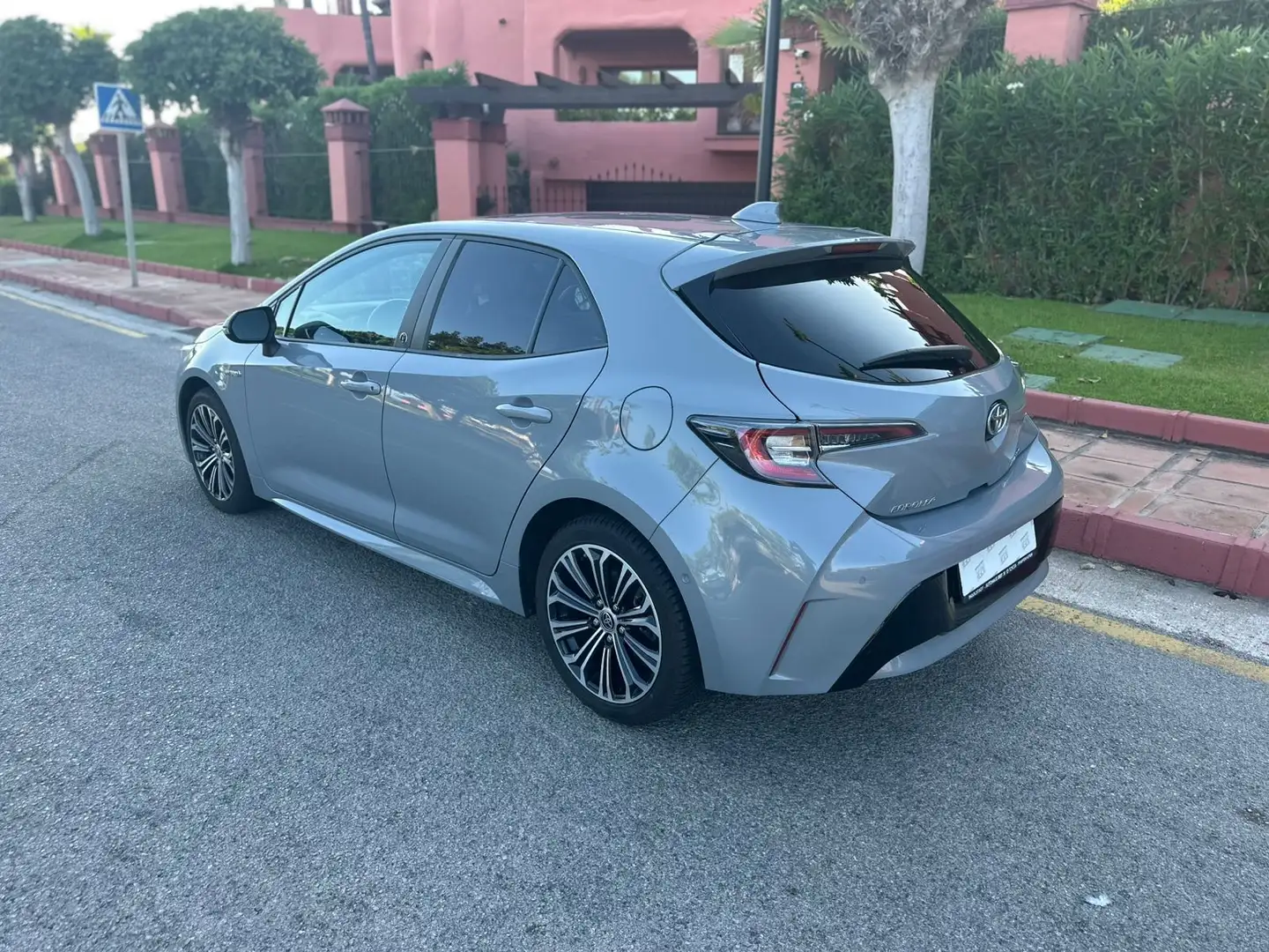 Toyota Corolla 1.8 Hybrid Team Deutschland Gris - 2