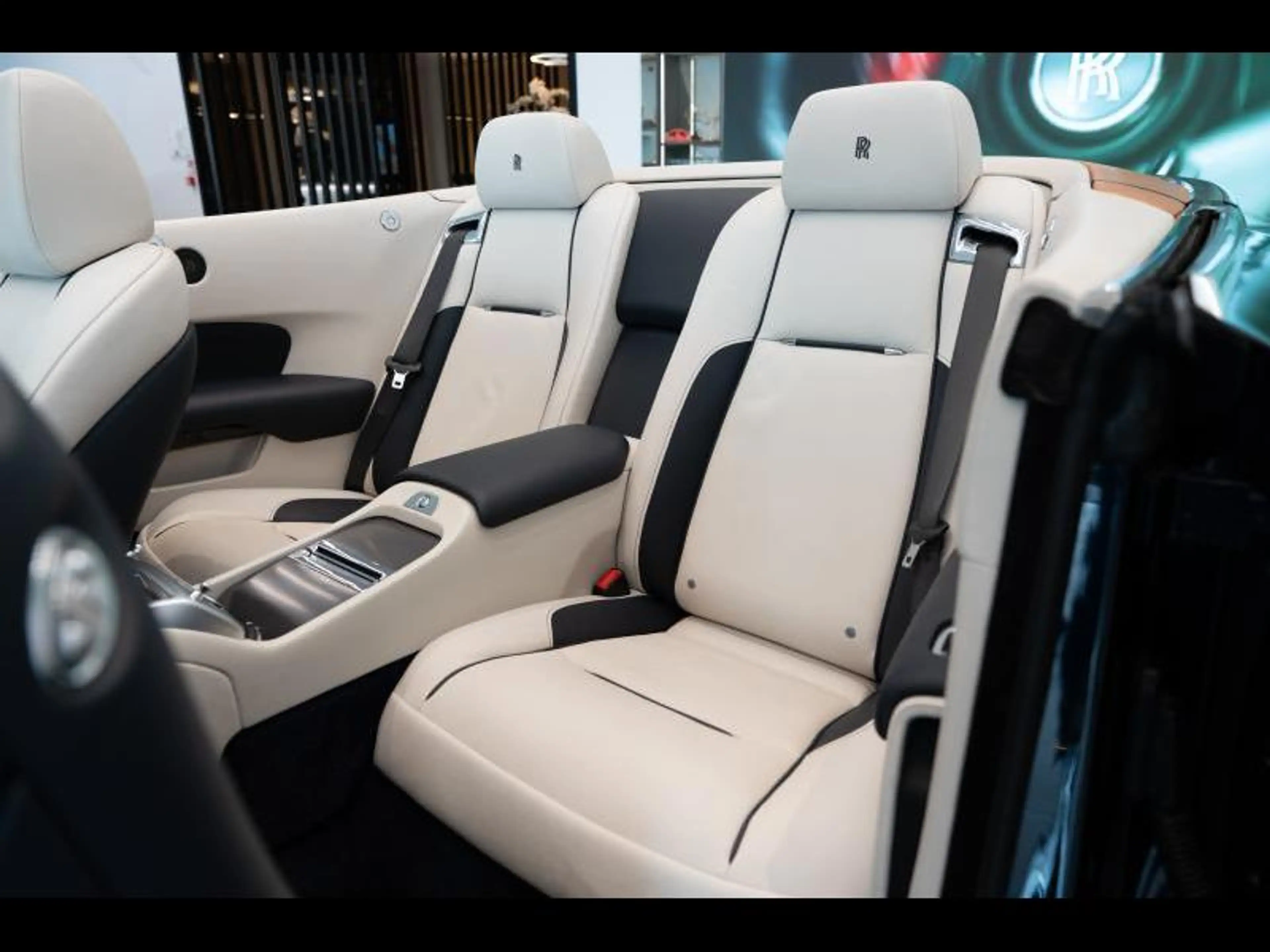 Rolls-Royce Dawn Provenance 2 Year Warranty & Service — photo 14