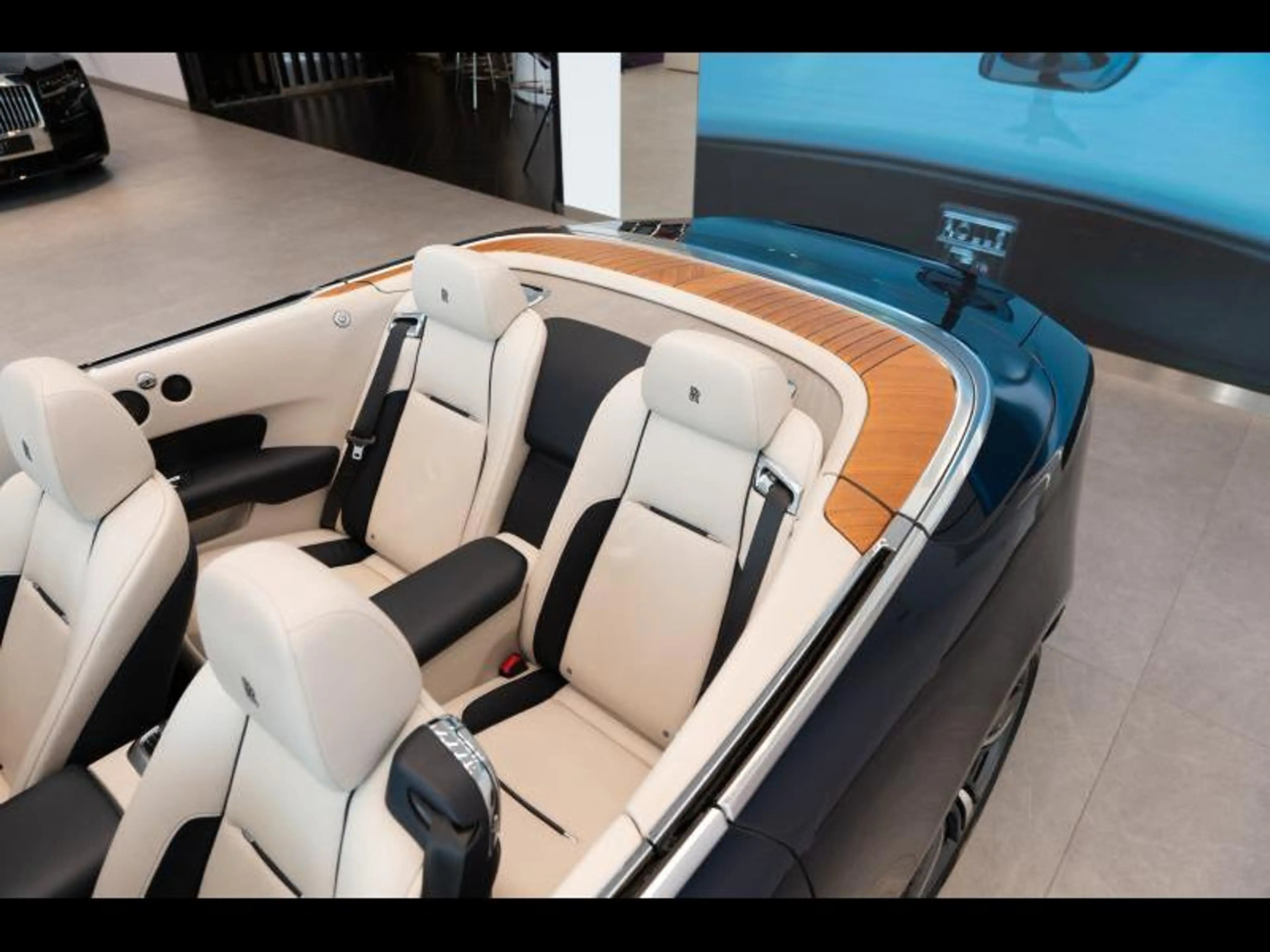 Rolls-Royce Dawn Provenance 2 Year Warranty & Service — photo 13
