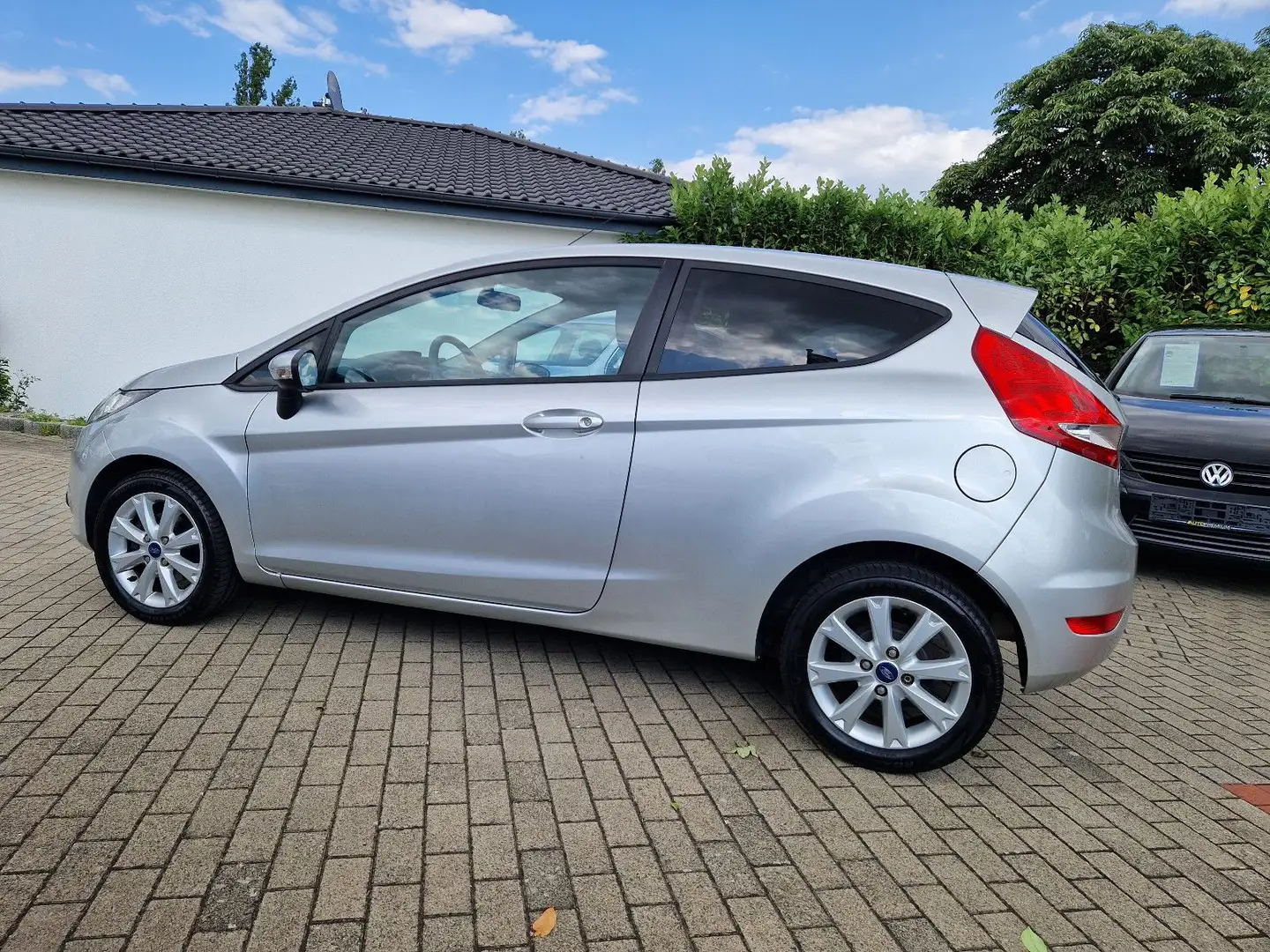 Ford Fiesta Trend/86000 Km. Shf/2 Hand/Ölservice neu/ Silber - 2