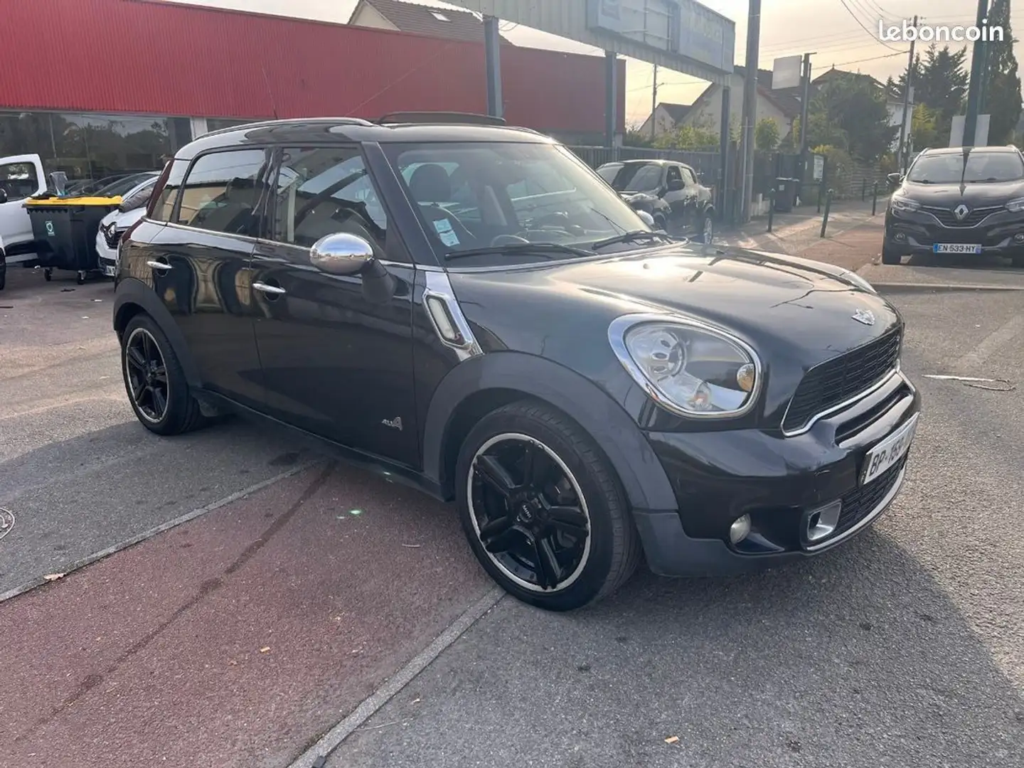 MINI Cooper Countryman S 1.6l 184ch boite Auto Schwarz - 2