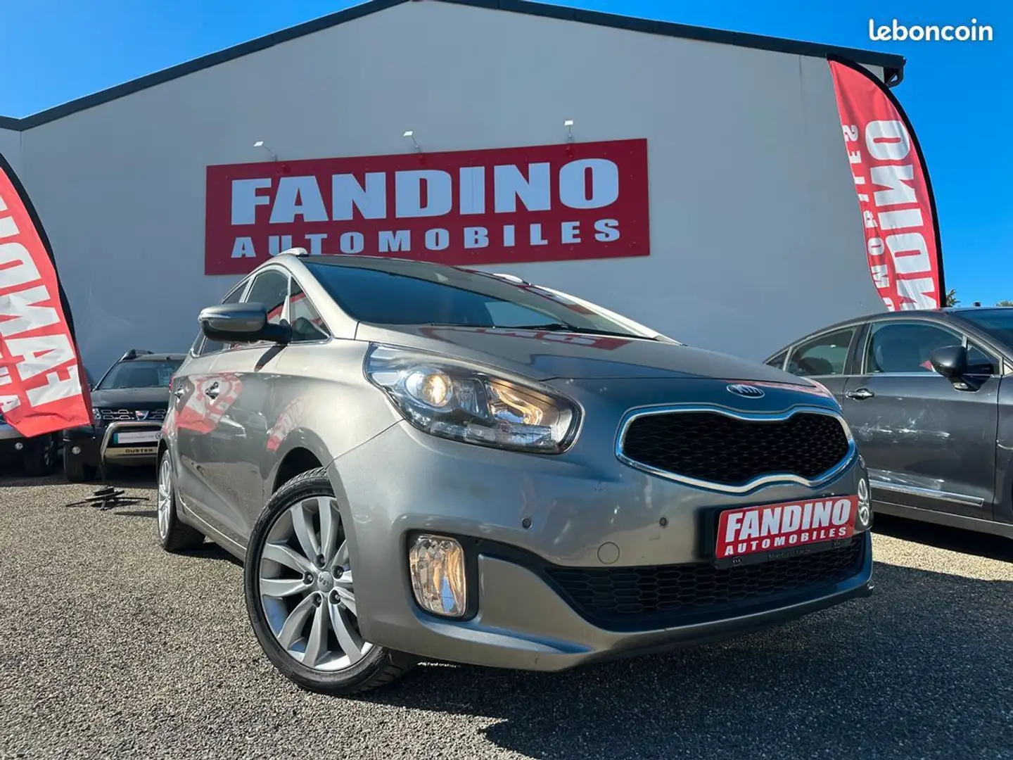 Kia Carens 1.7 Crdi 115Ch Fifa World Cup Edition 7 Places Grijs - 1