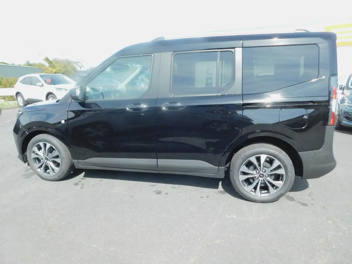 Ford Tourneo Courier Titanium Garantie 3.-5.Jahr/150.000KM Schwarz - 2