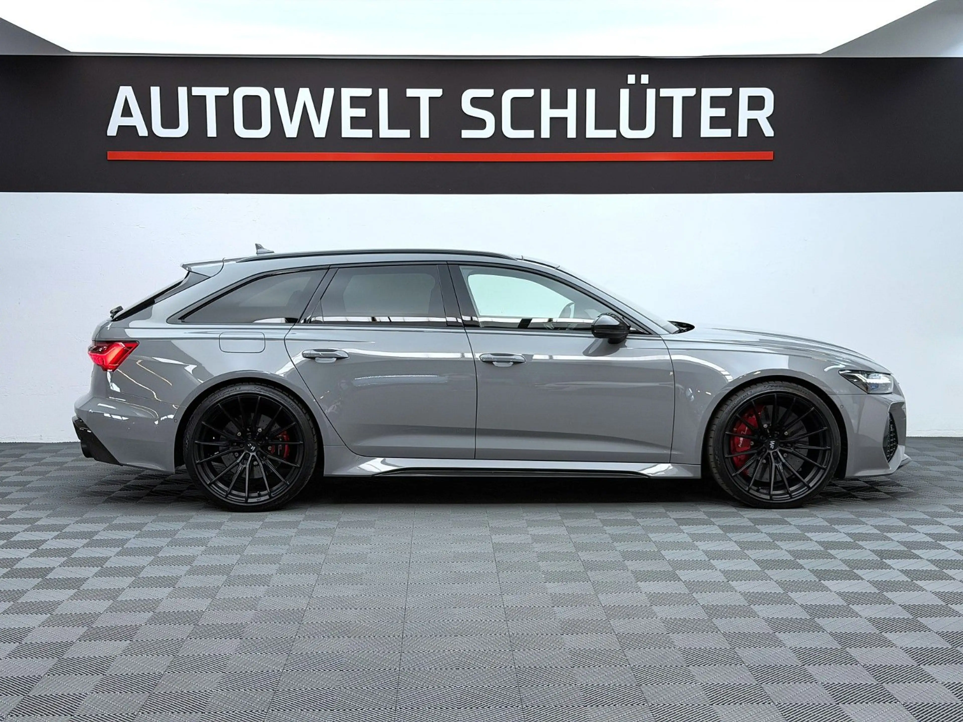 Audi RS6 Avant 4.0 TFSI quattro*BTM*1010PS*Pano*2.Hd* — photo 6