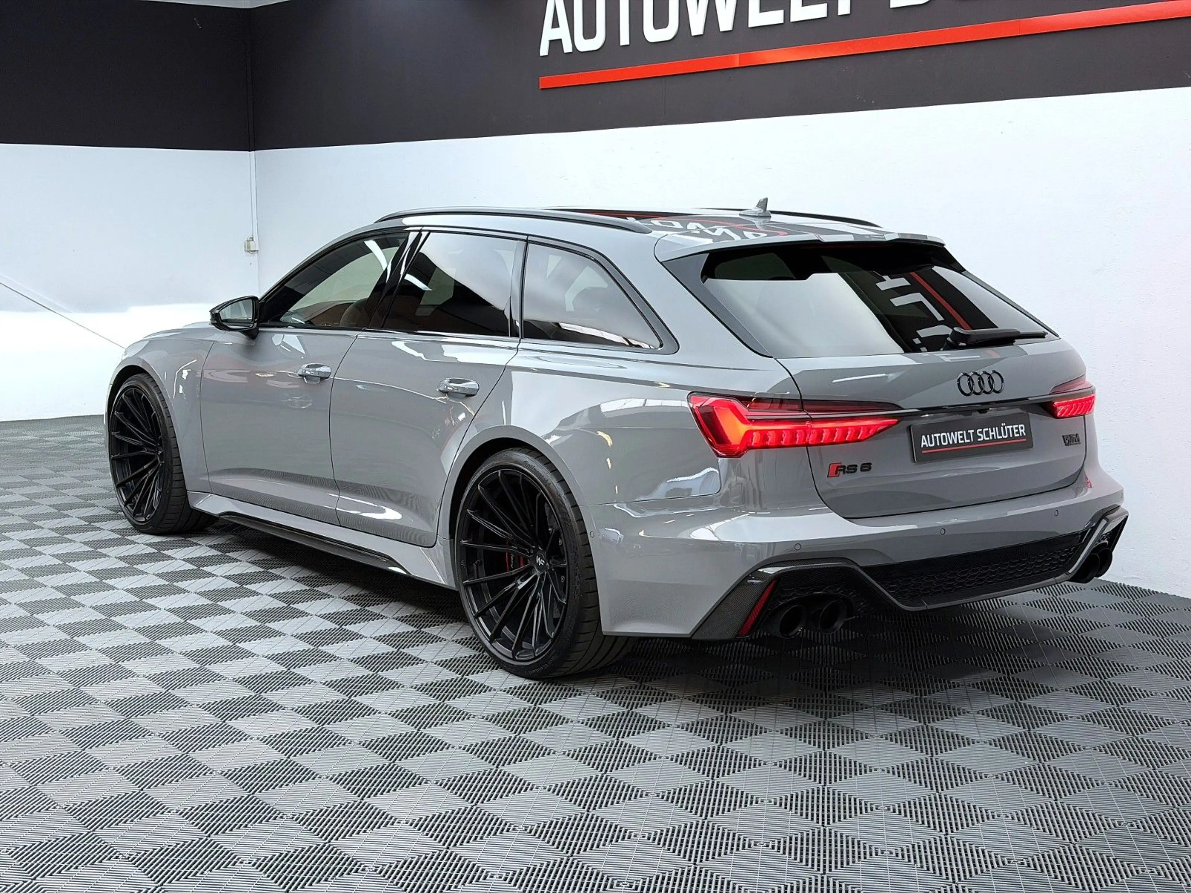 Audi RS6 Avant 4.0 TFSI quattro*BTM*1010PS*Pano*2.Hd* — photo 3