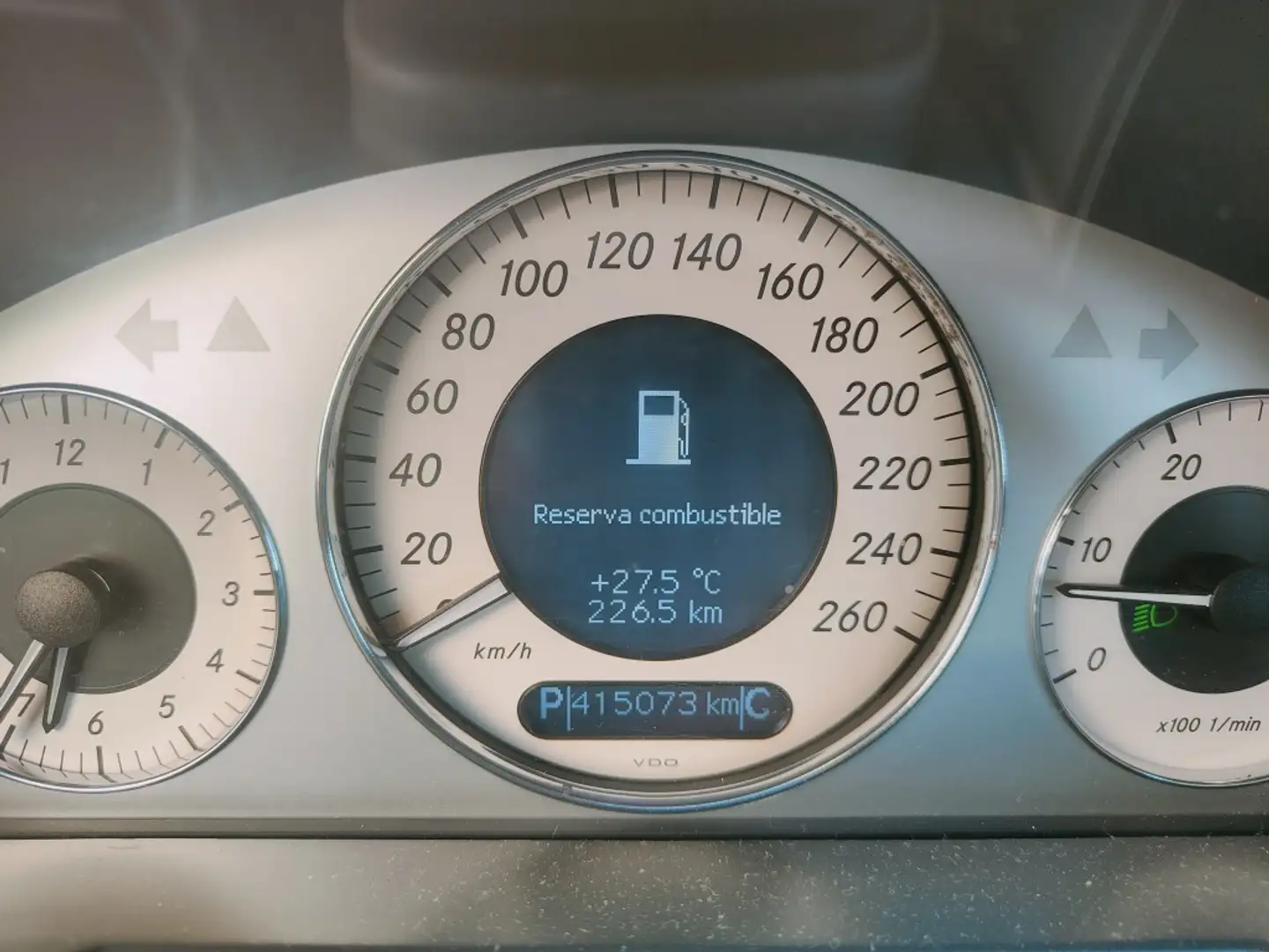 Mercedes-Benz E 320 CDI Aut. Чорний - 2